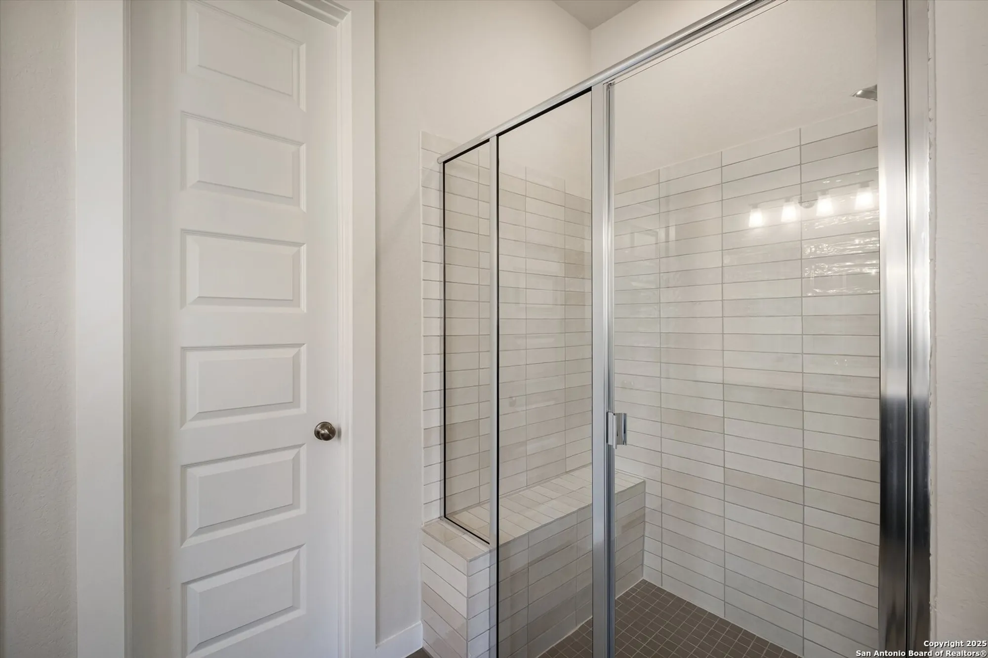 Property Slideshow image 18 of 38 | 349 vuelo st, New Braunfels, TX, 78132