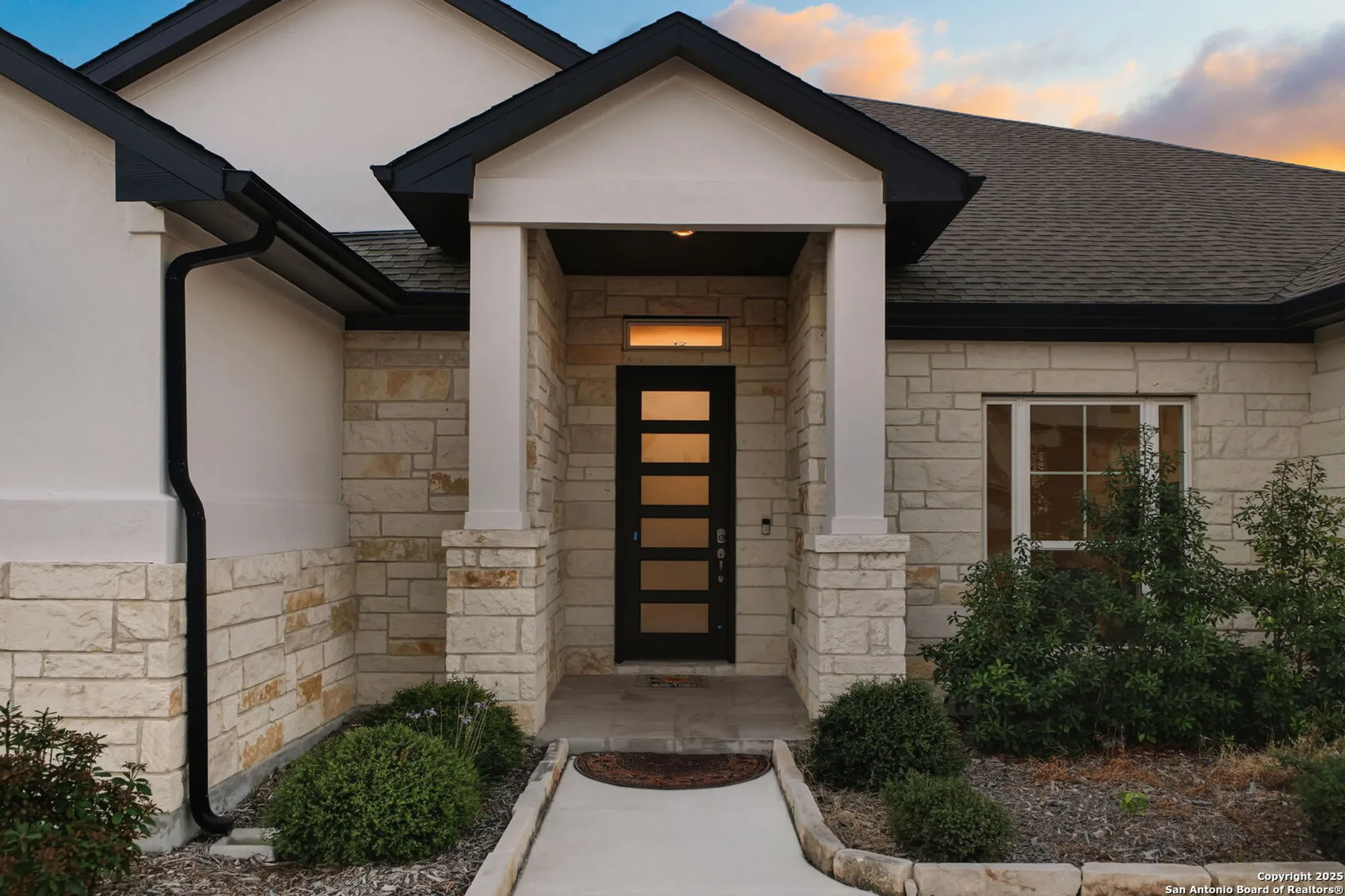 Property Slideshow image 6 of 44 | 641 vale ct, New Braunfels, TX, 78132