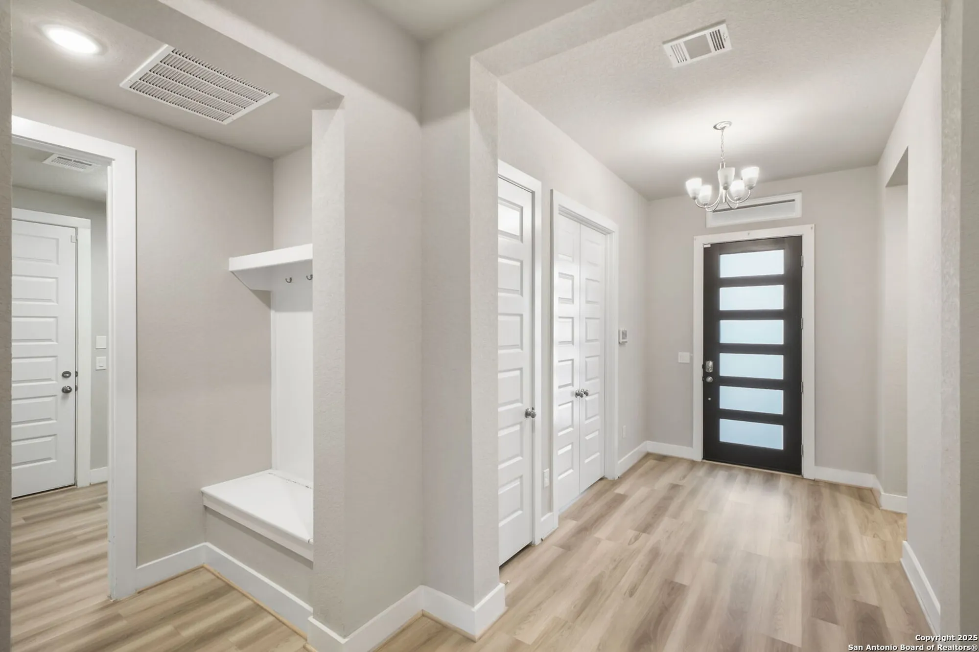 Property Slideshow image 7 of 44 | 641 vale ct, New Braunfels, TX, 78132