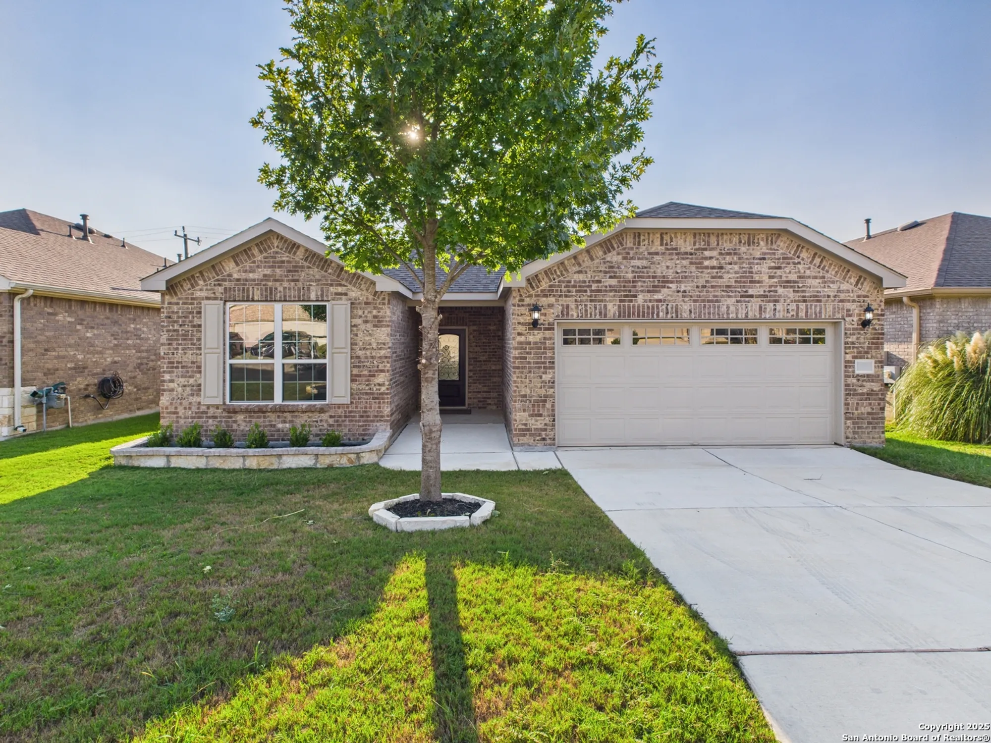 Property Slideshow image 2 of 28 | 3733 tulip dm, San Antonio, TX, 78253