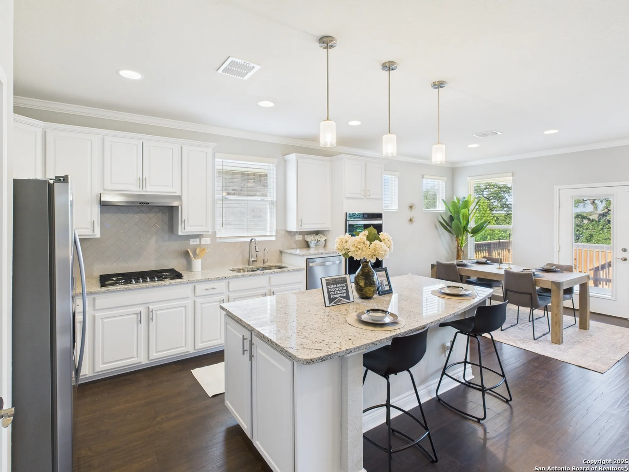 Property Slideshow image 8 of 28 | 3733 tulip dm, San Antonio, TX, 78253