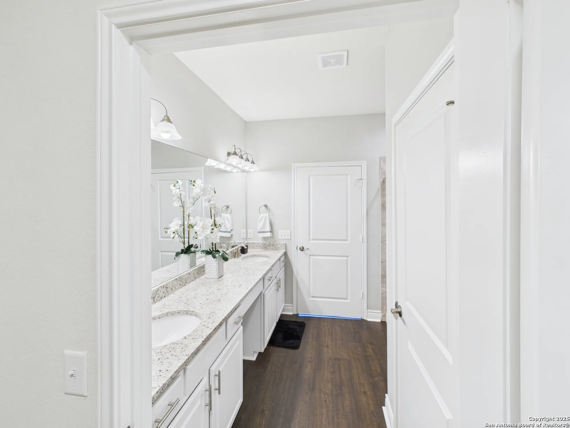 Property Slideshow image 17 of 28 | 3733 tulip dm, San Antonio, TX, 78253