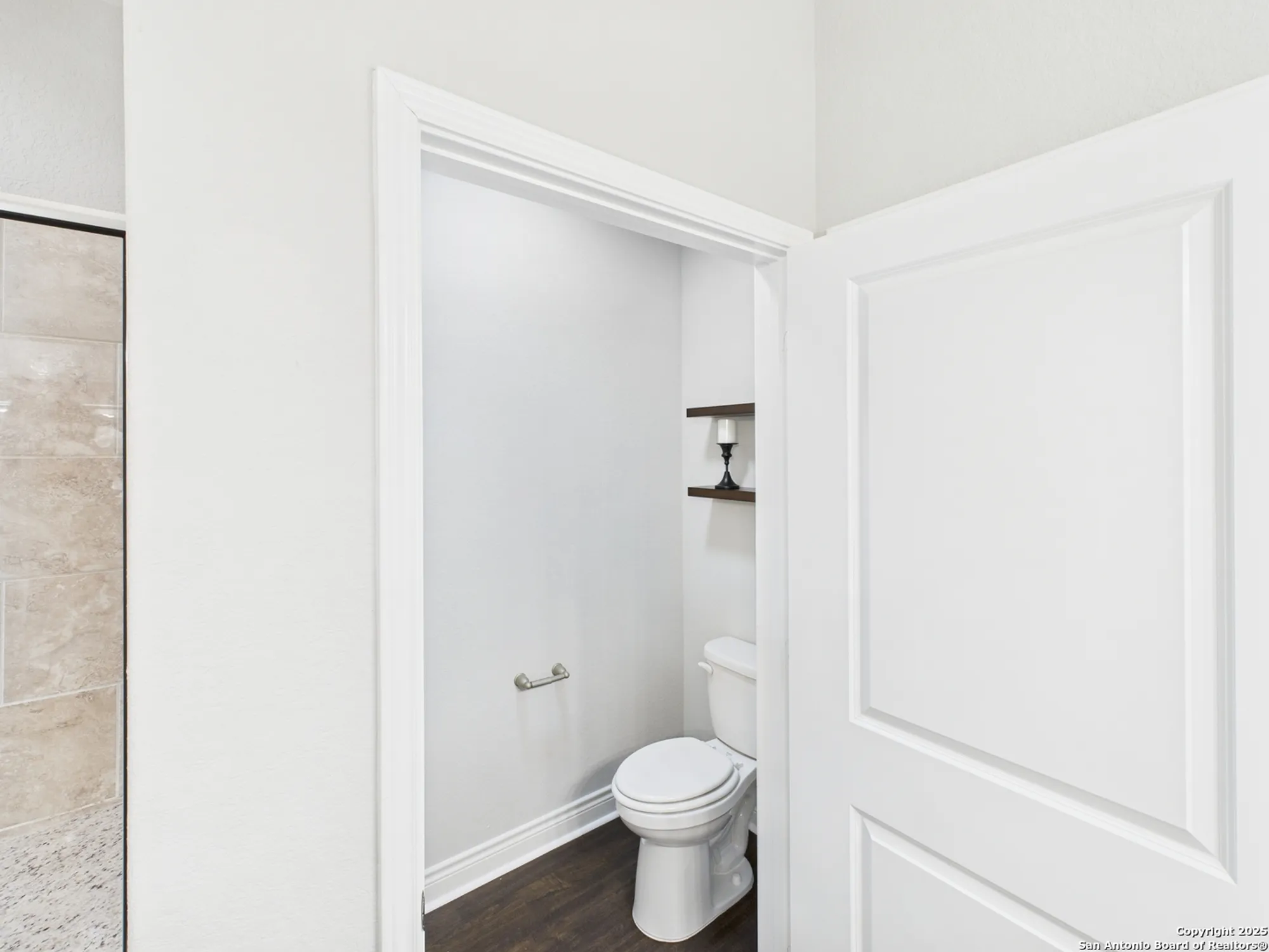 Property Slideshow image 19 of 28 | 3733 tulip dm, San Antonio, TX, 78253