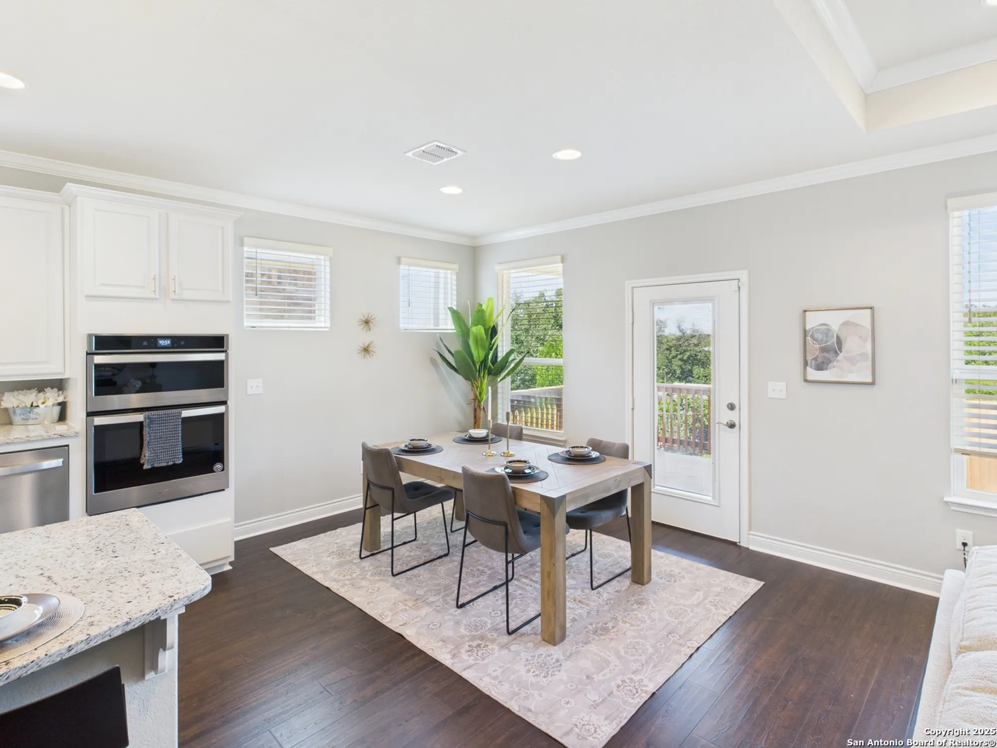 Property Slideshow image 11 of 28 | 3733 tulip dm, San Antonio, TX, 78253