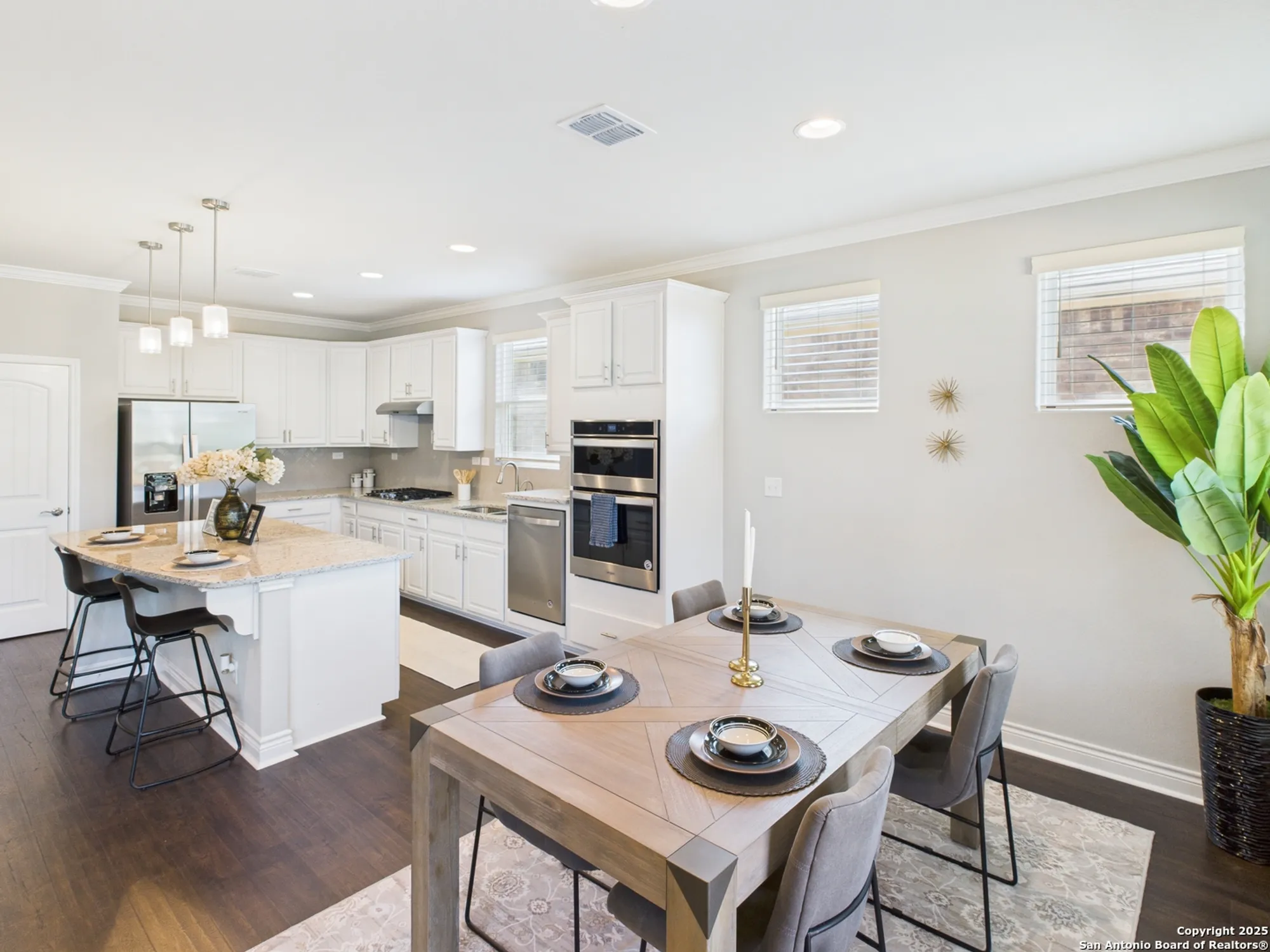 Property Slideshow image 12 of 28 | 3733 tulip dm, San Antonio, TX, 78253