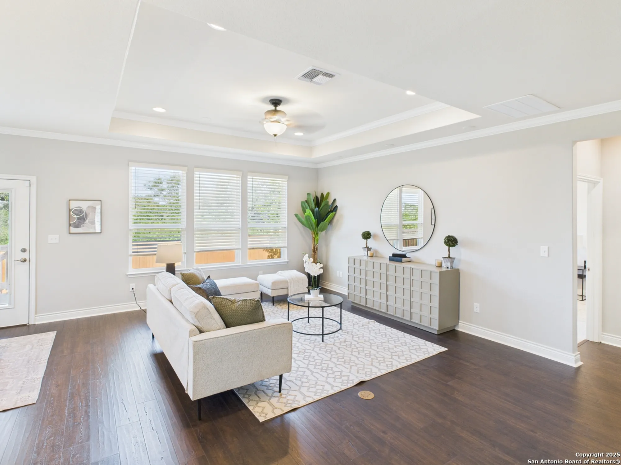 Property Slideshow image 4 of 28 | 3733 tulip dm, San Antonio, TX, 78253