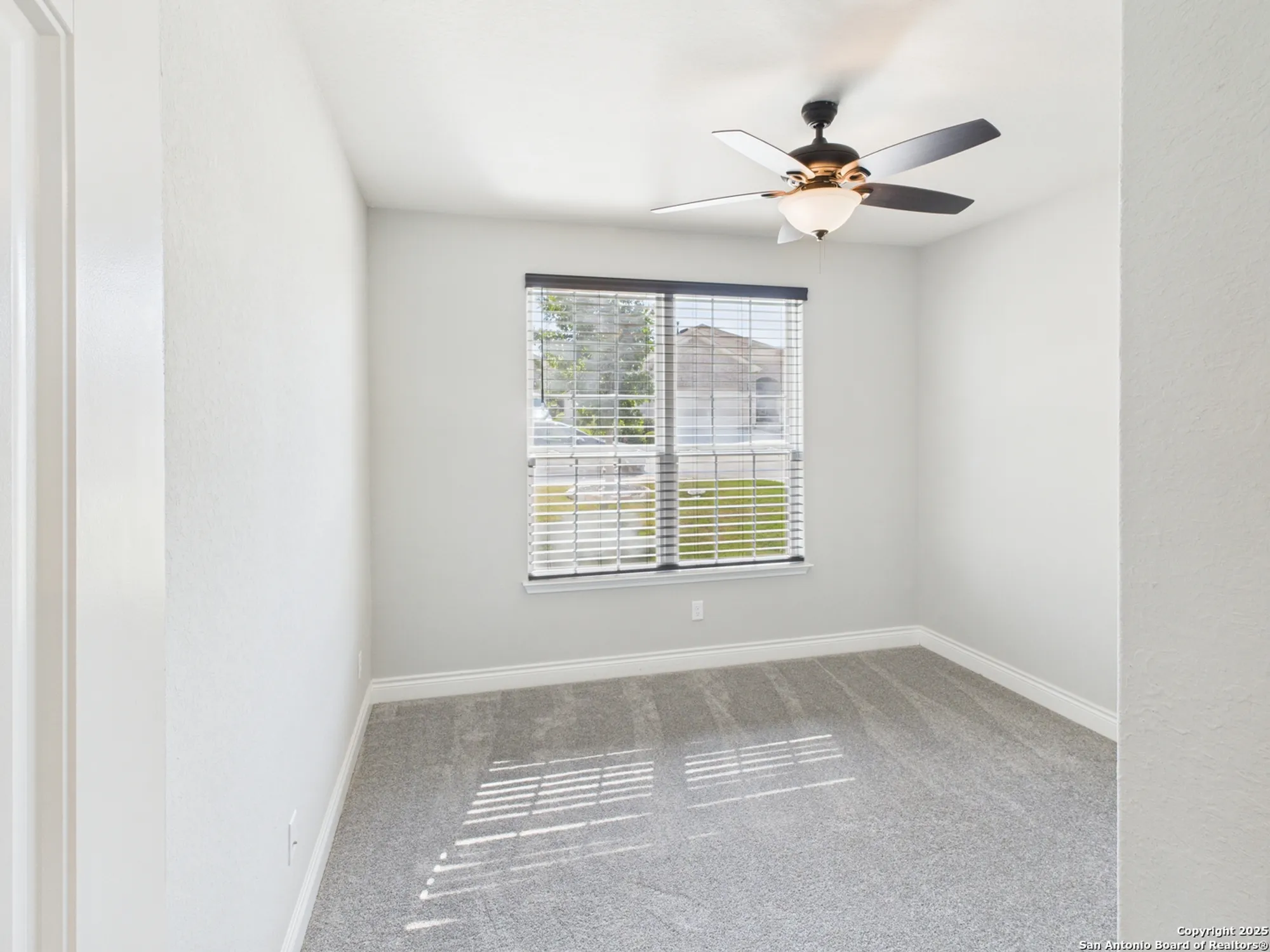 Property Slideshow image 20 of 28 | 3733 tulip dm, San Antonio, TX, 78253