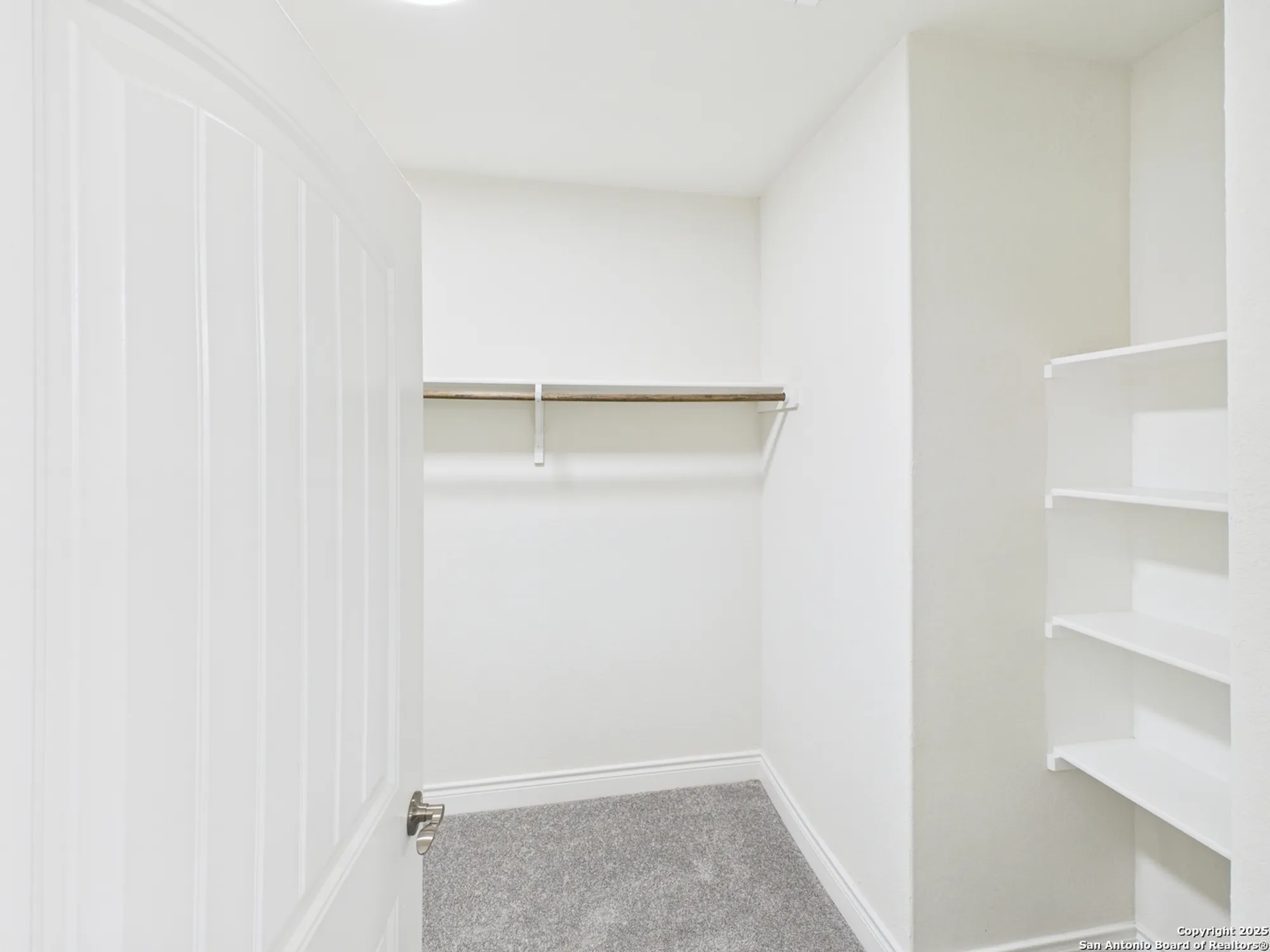 Property Slideshow image 15 of 28 | 3733 tulip dm, San Antonio, TX, 78253