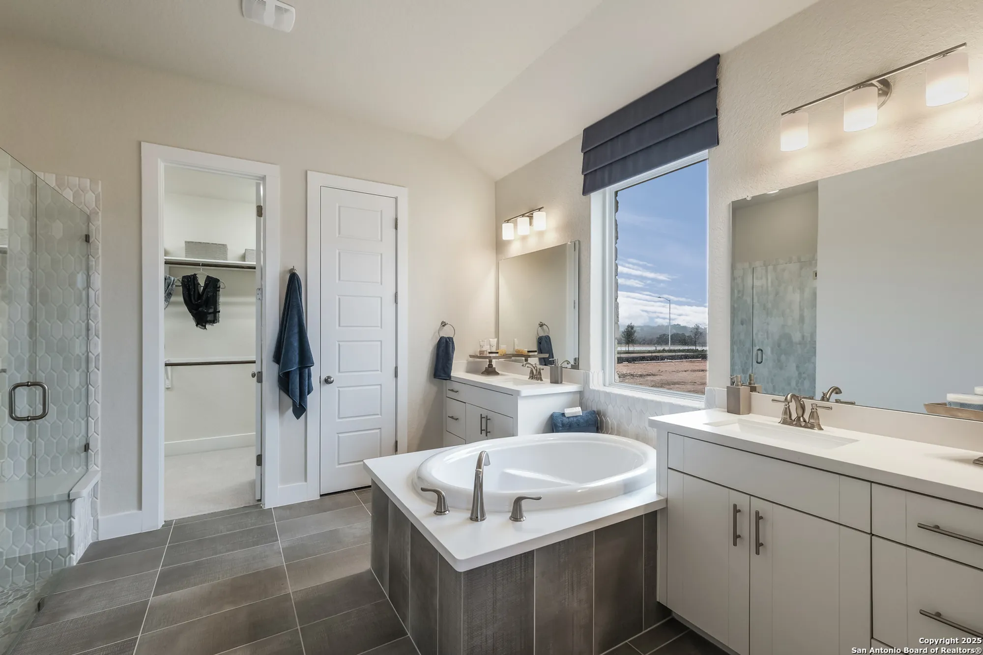 Property Slideshow image 16 of 21 | 379 borchers blvd, New Braunfels, TX, 78132