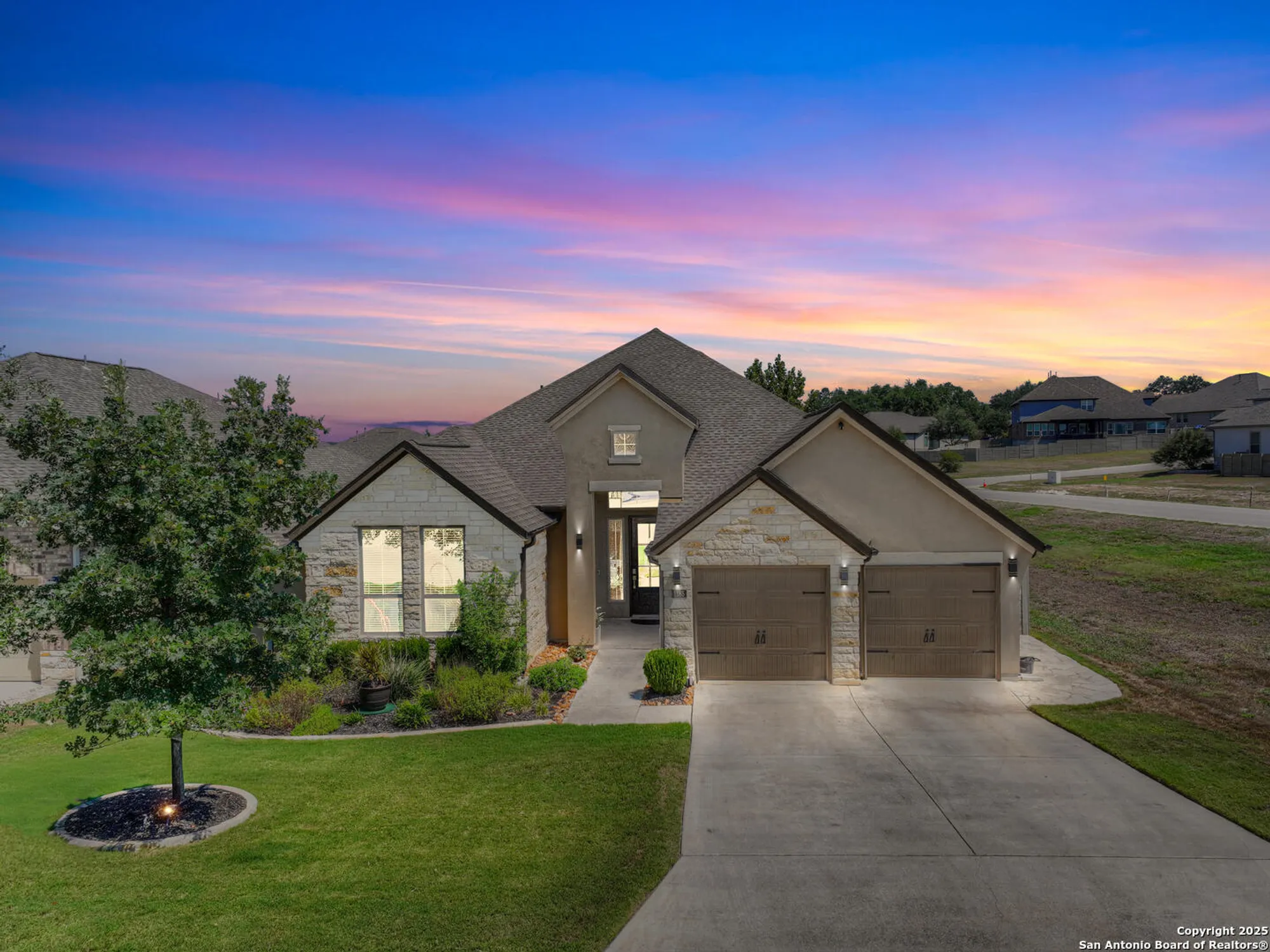 Property Slideshow image 1 of 63 | 1185 nutmeg trl, New Braunfels, TX, 78132