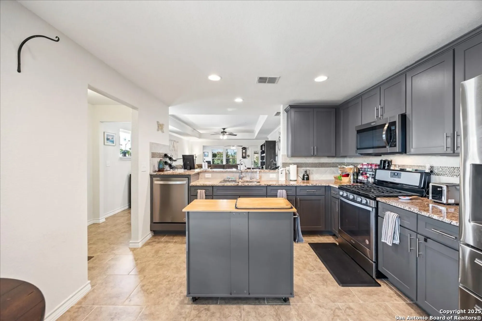 Property Slideshow image 9 of 39 | 3505 grant rpds, San Antonio, TX, 78253