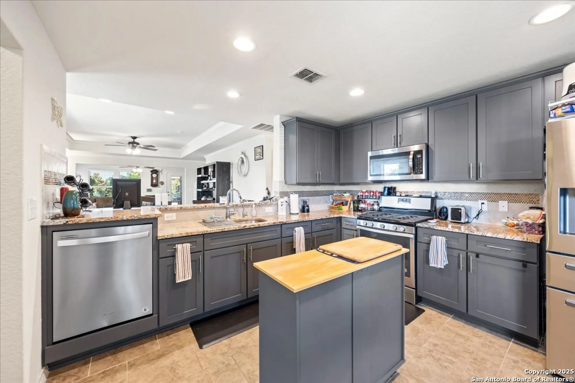 Property Slideshow image 10 of 39 | 3505 grant rpds, San Antonio, TX, 78253