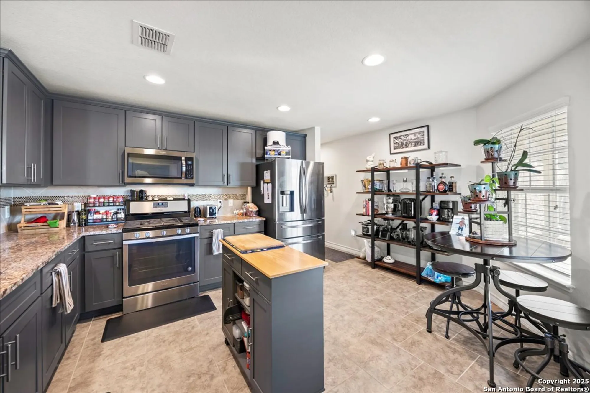 Property Slideshow image 8 of 39 | 3505 grant rpds, San Antonio, TX, 78253