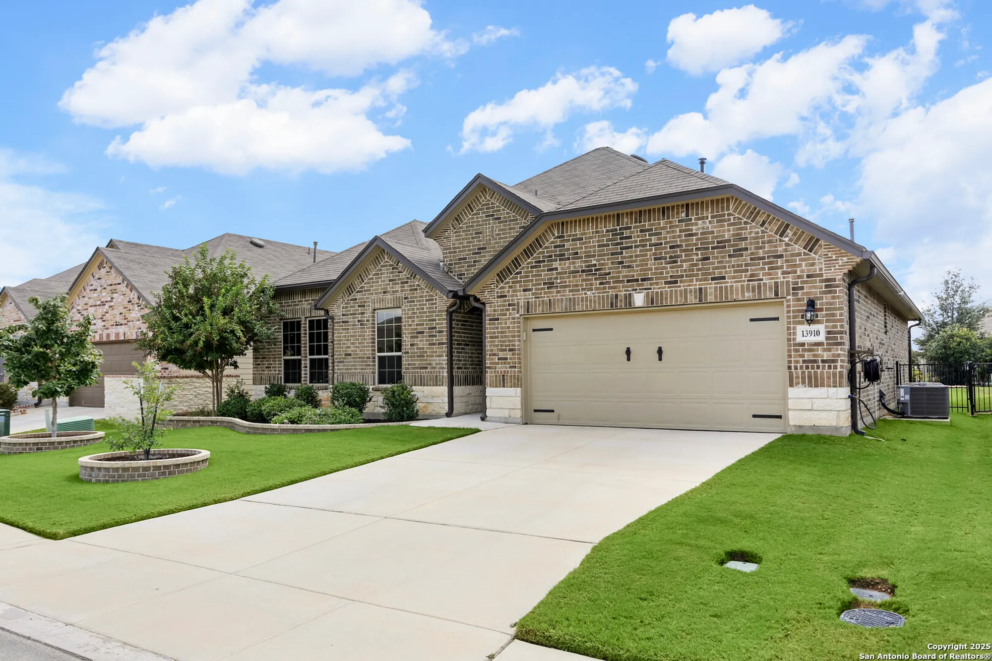 Property Slideshow image 3 of 59 | 13910 cool dawn, San Antonio, TX, 78254
