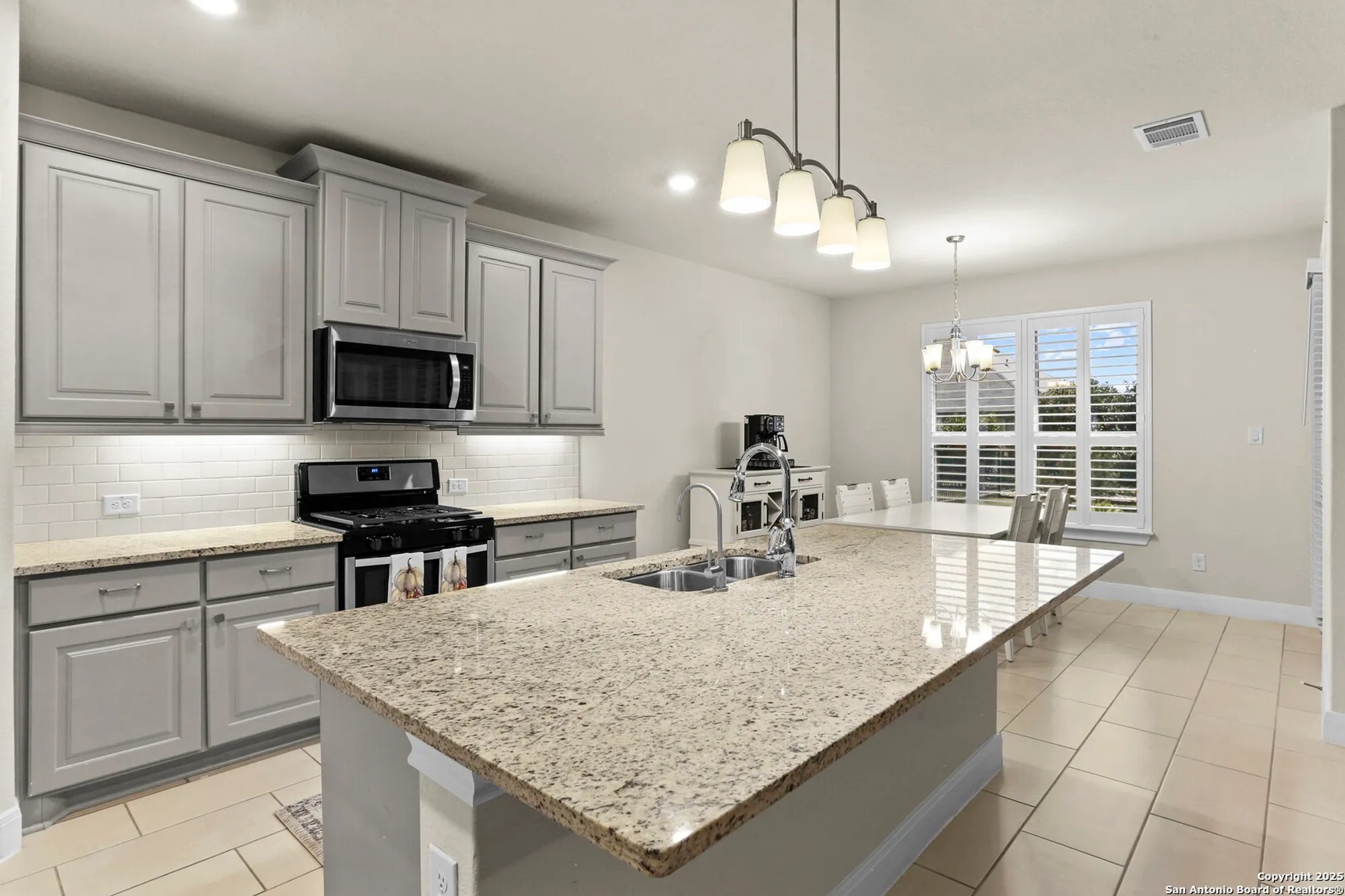 Property Slideshow image 12 of 59 | 13910 cool dawn, San Antonio, TX, 78254