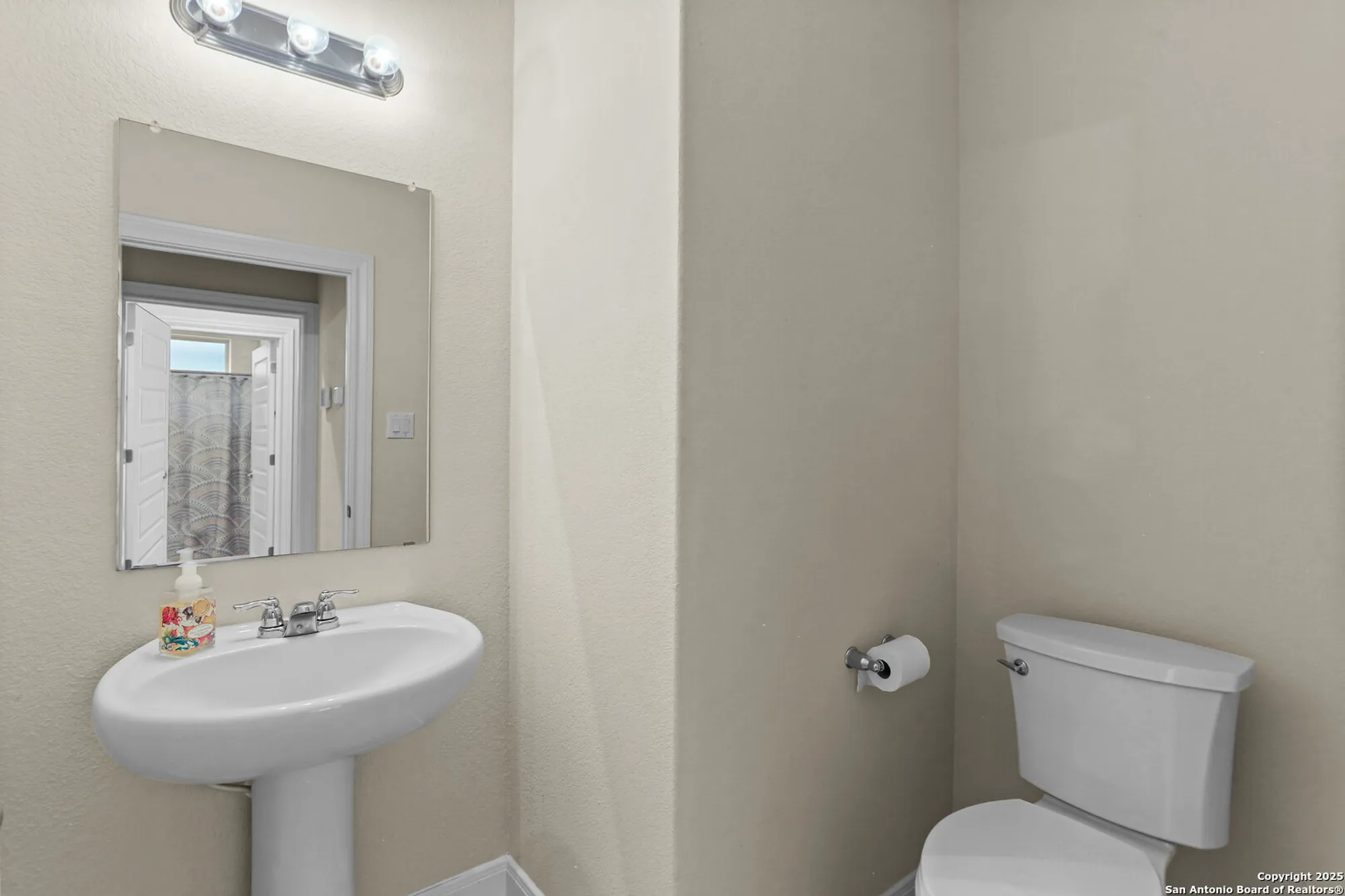 Property Slideshow image 16 of 59 | 13910 cool dawn, San Antonio, TX, 78254