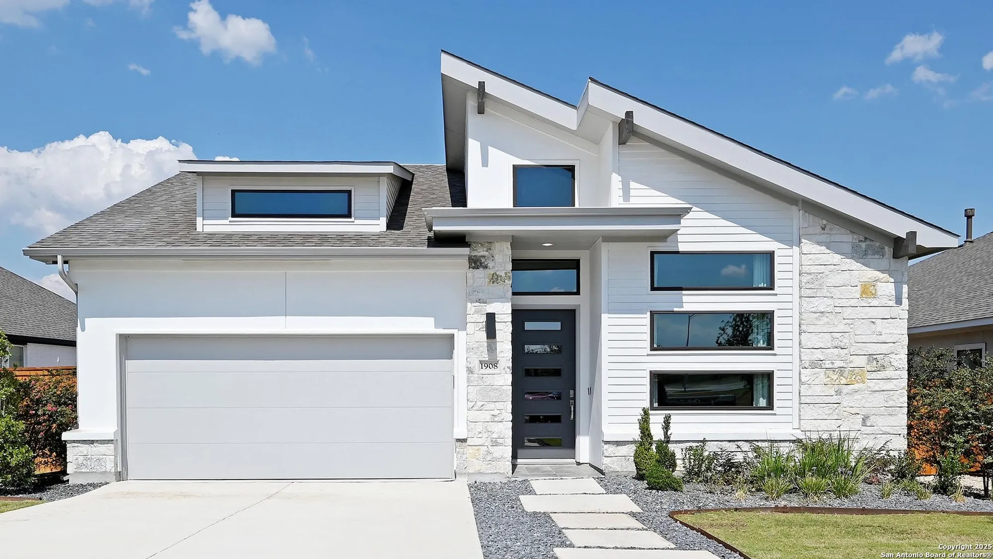 Property Slideshow image 1 of 46 | 1908 bighorn trl, New Braunfels, TX, 78132