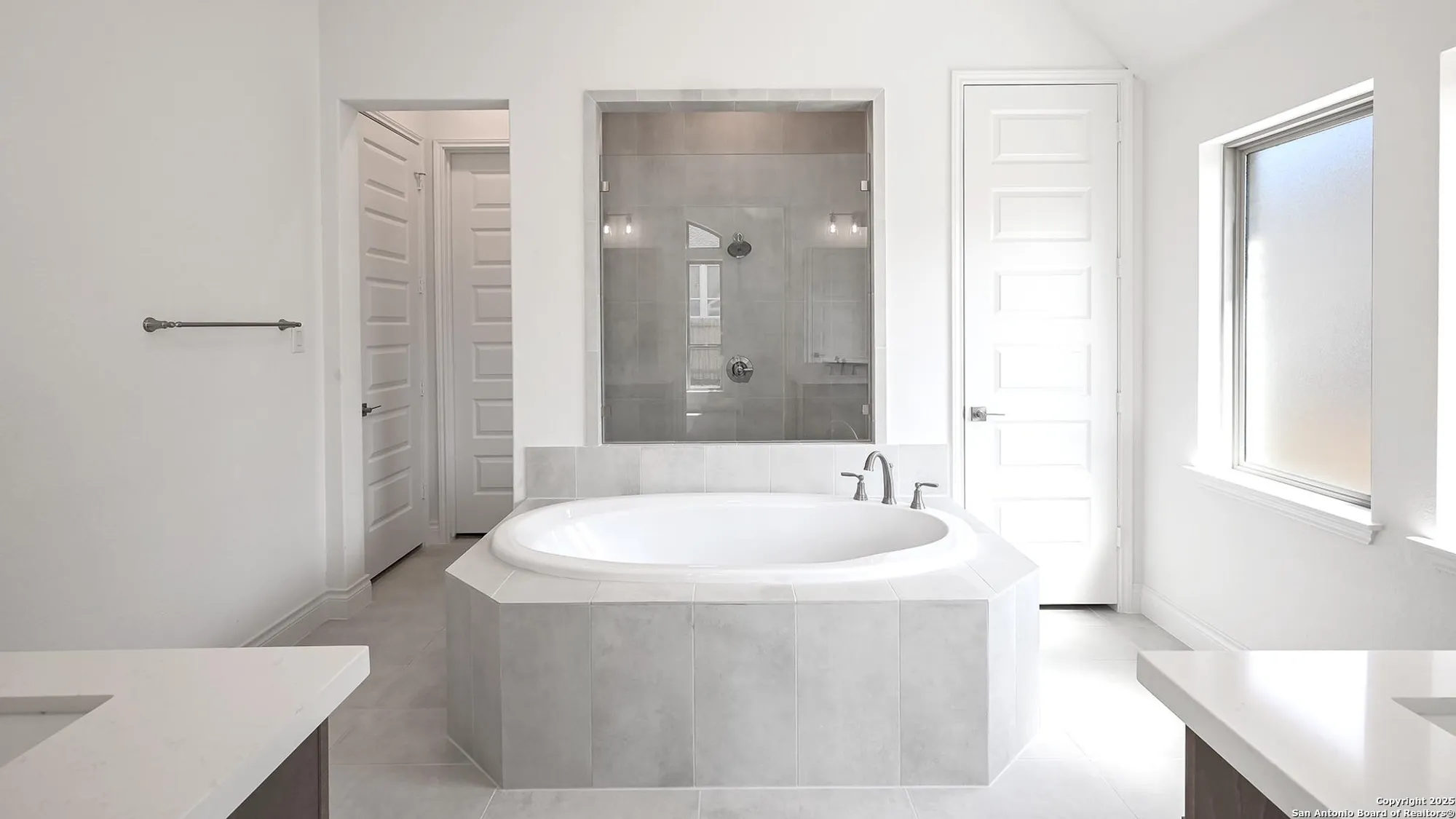 Property Slideshow image 23 of 41 | 1913 luna st, New Braunfels, TX, 78132