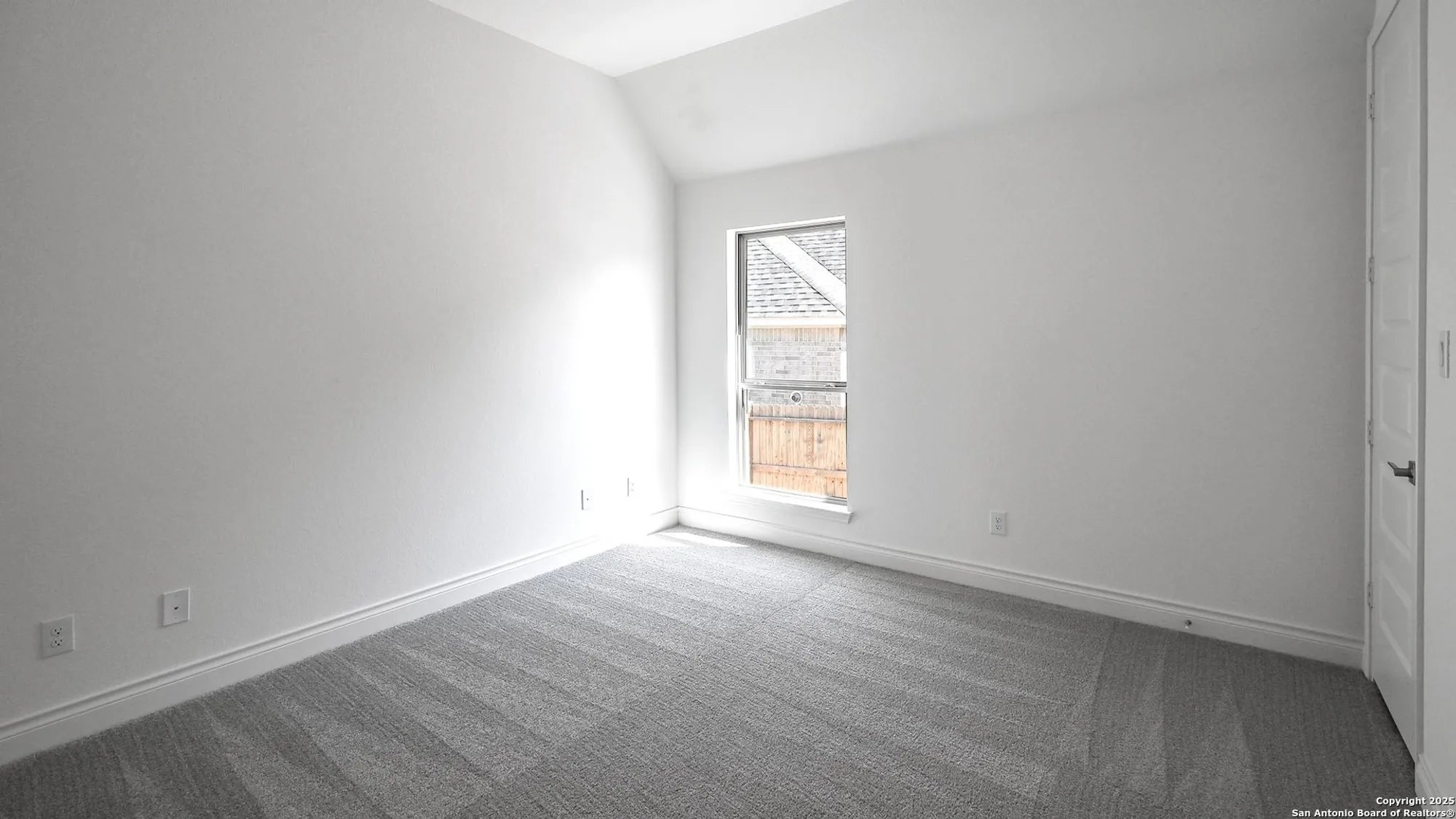 Property Slideshow image 19 of 41 | 1913 luna st, New Braunfels, TX, 78132