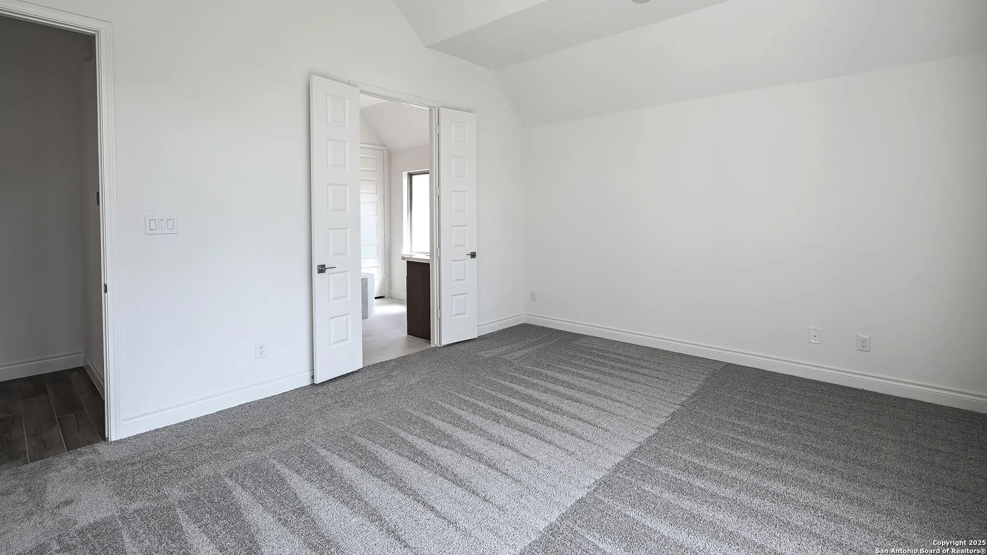 Property Slideshow image 17 of 41 | 1913 luna st, New Braunfels, TX, 78132