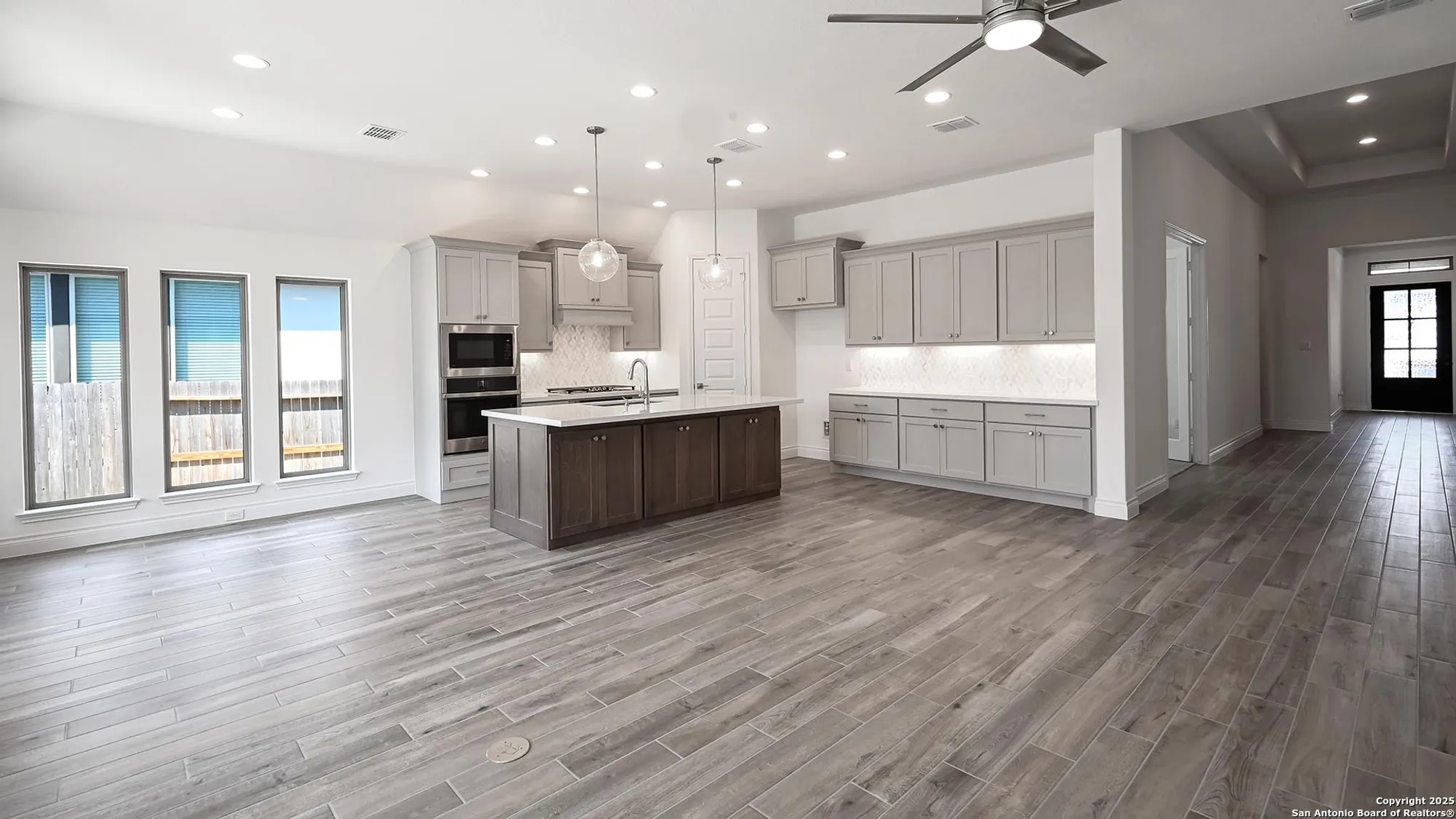 Property Slideshow image 14 of 41 | 1913 luna st, New Braunfels, TX, 78132