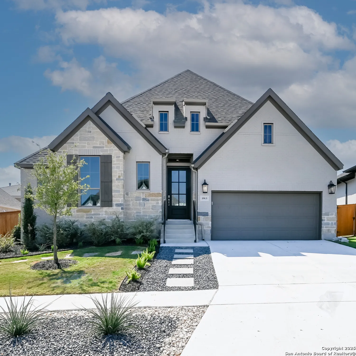 Property Slideshow image 1 of 41 | 1913 luna st, New Braunfels, TX, 78132