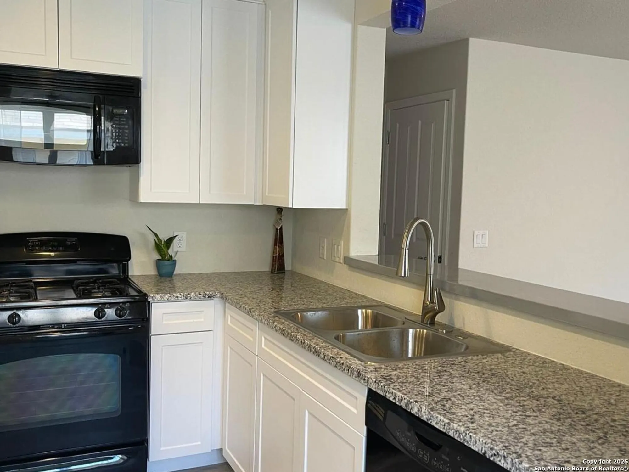 Property Slideshow image 6 of 35 | 12747 pronghorn oak, San Antonio, TX, 78253