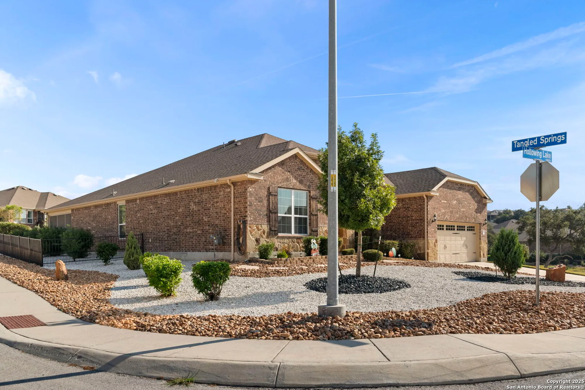 Property Slideshow image 3 of 41 | 12813 hollowing lk, San Antonio, TX, 78253