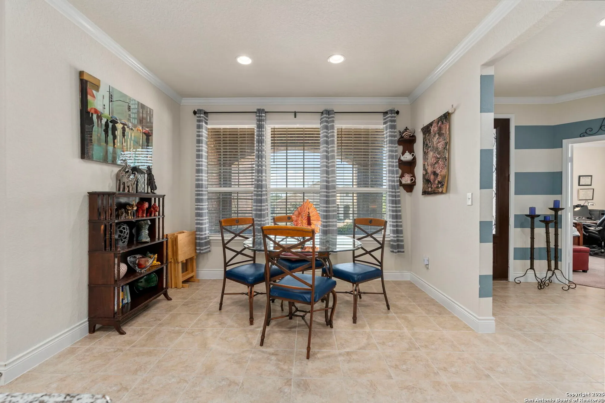 Property Slideshow image 7 of 41 | 12813 hollowing lk, San Antonio, TX, 78253