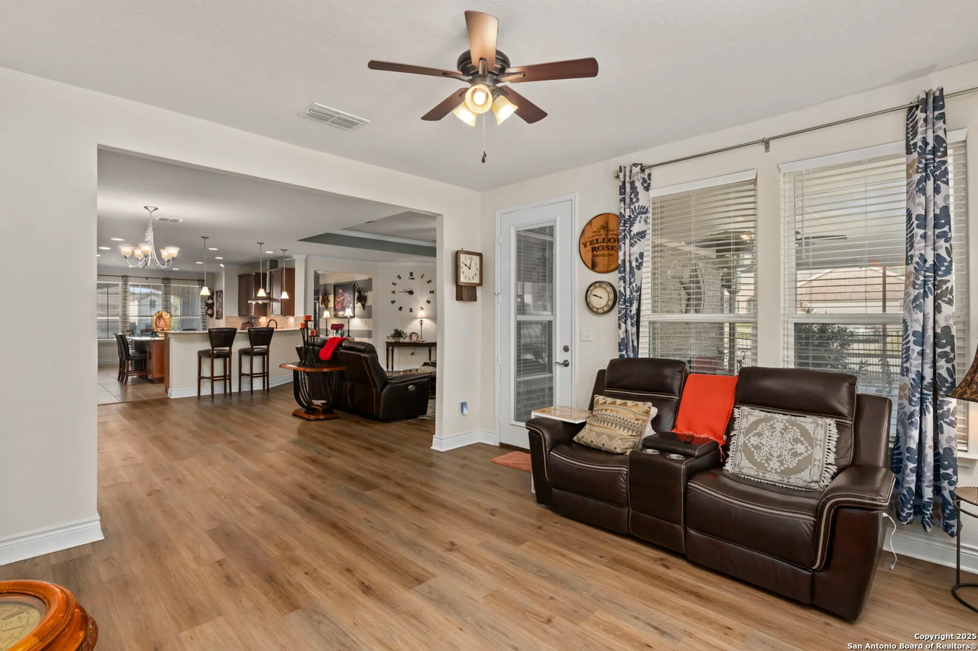 Property Slideshow image 12 of 41 | 12813 hollowing lk, San Antonio, TX, 78253