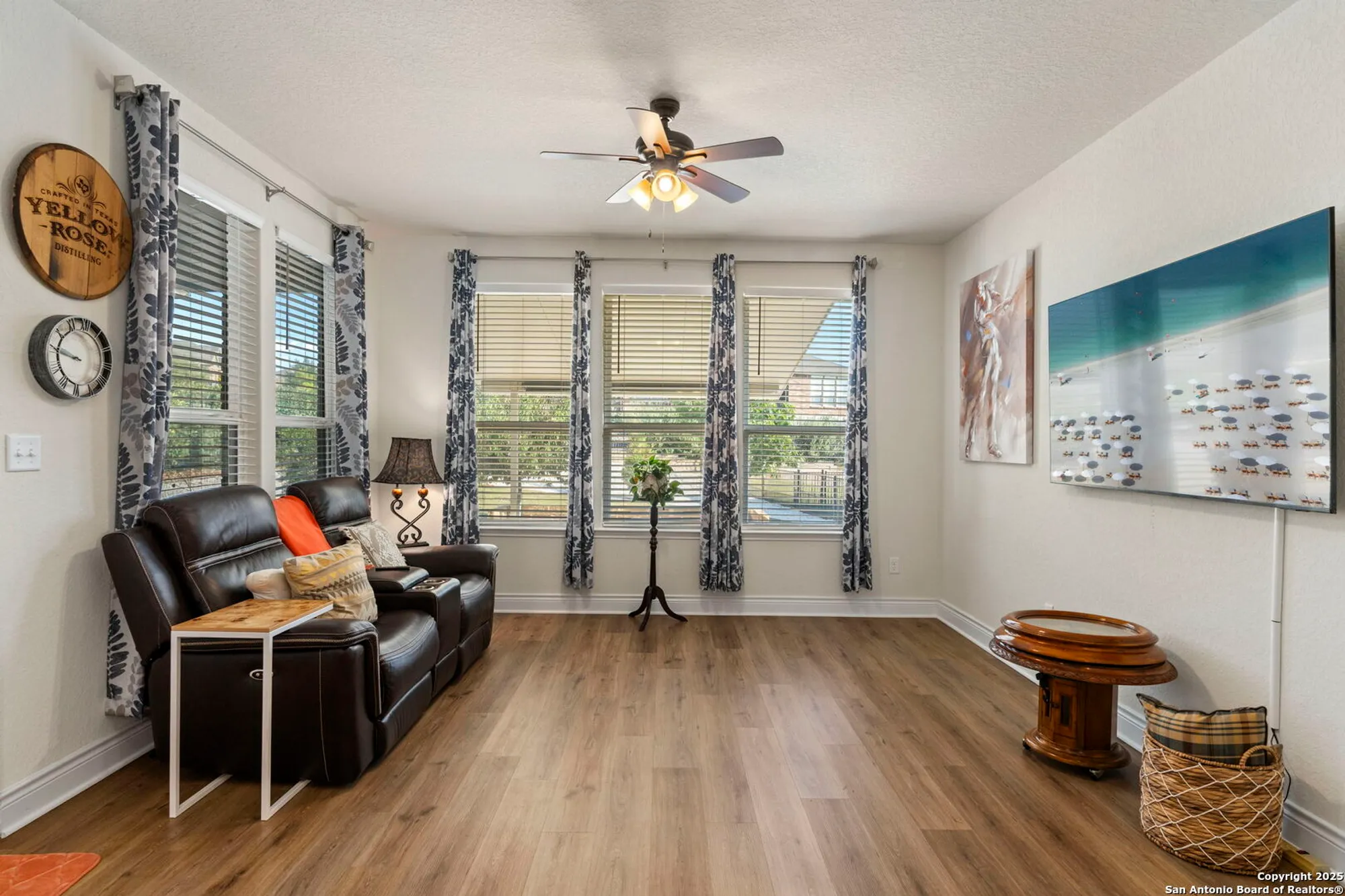 Property Slideshow image 13 of 41 | 12813 hollowing lk, San Antonio, TX, 78253