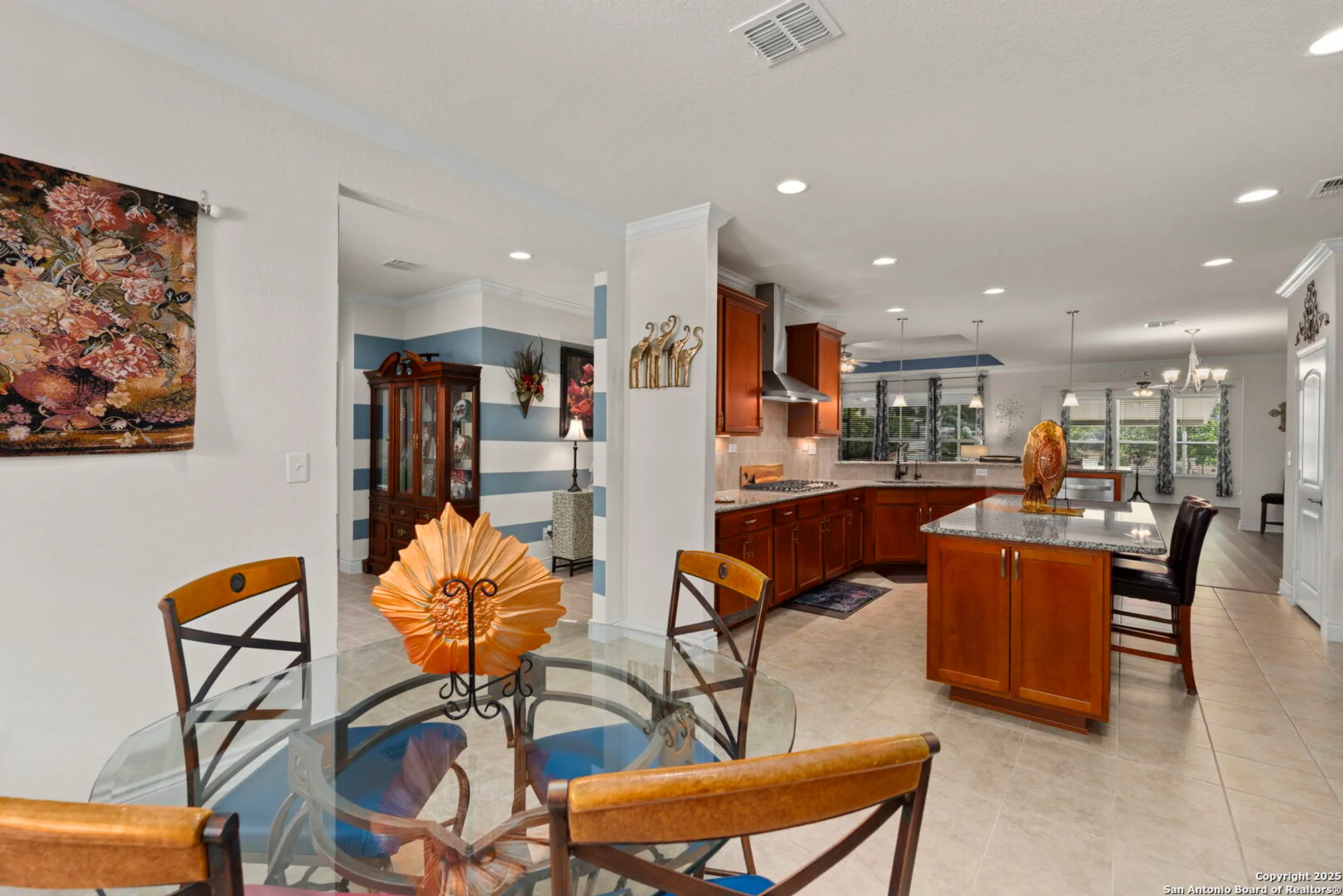 Property Slideshow image 14 of 41 | 12813 hollowing lk, San Antonio, TX, 78253