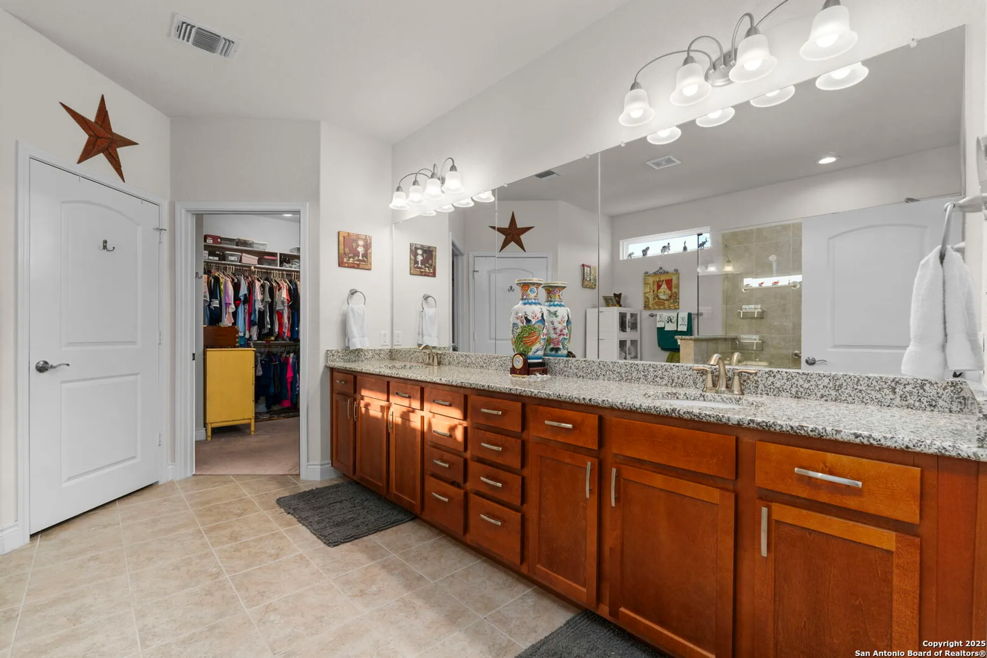 Property Slideshow image 25 of 41 | 12813 hollowing lk, San Antonio, TX, 78253