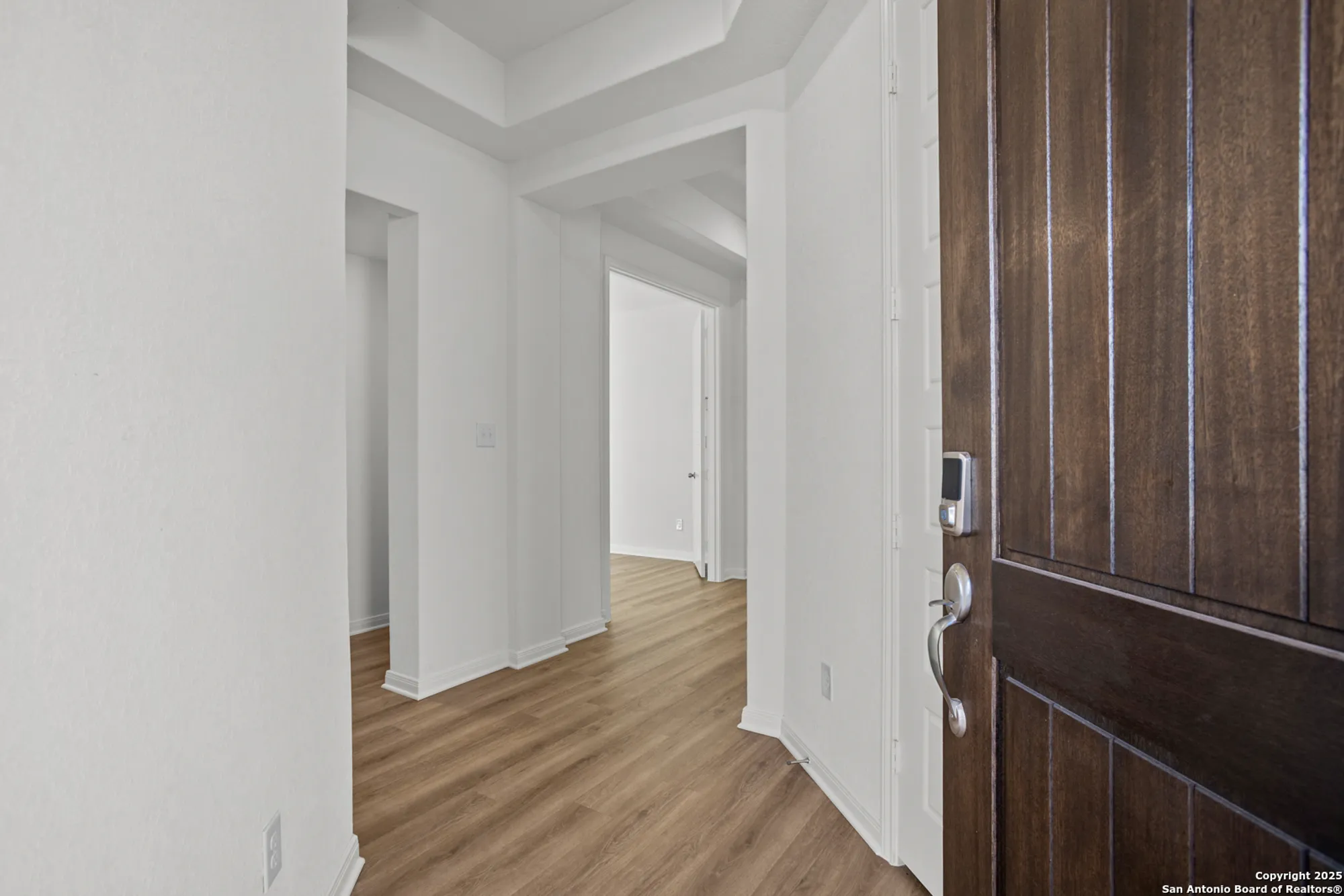 Property Slideshow image 4 of 33 | 1851 bighorn trl, New Braunfels, TX, 78132