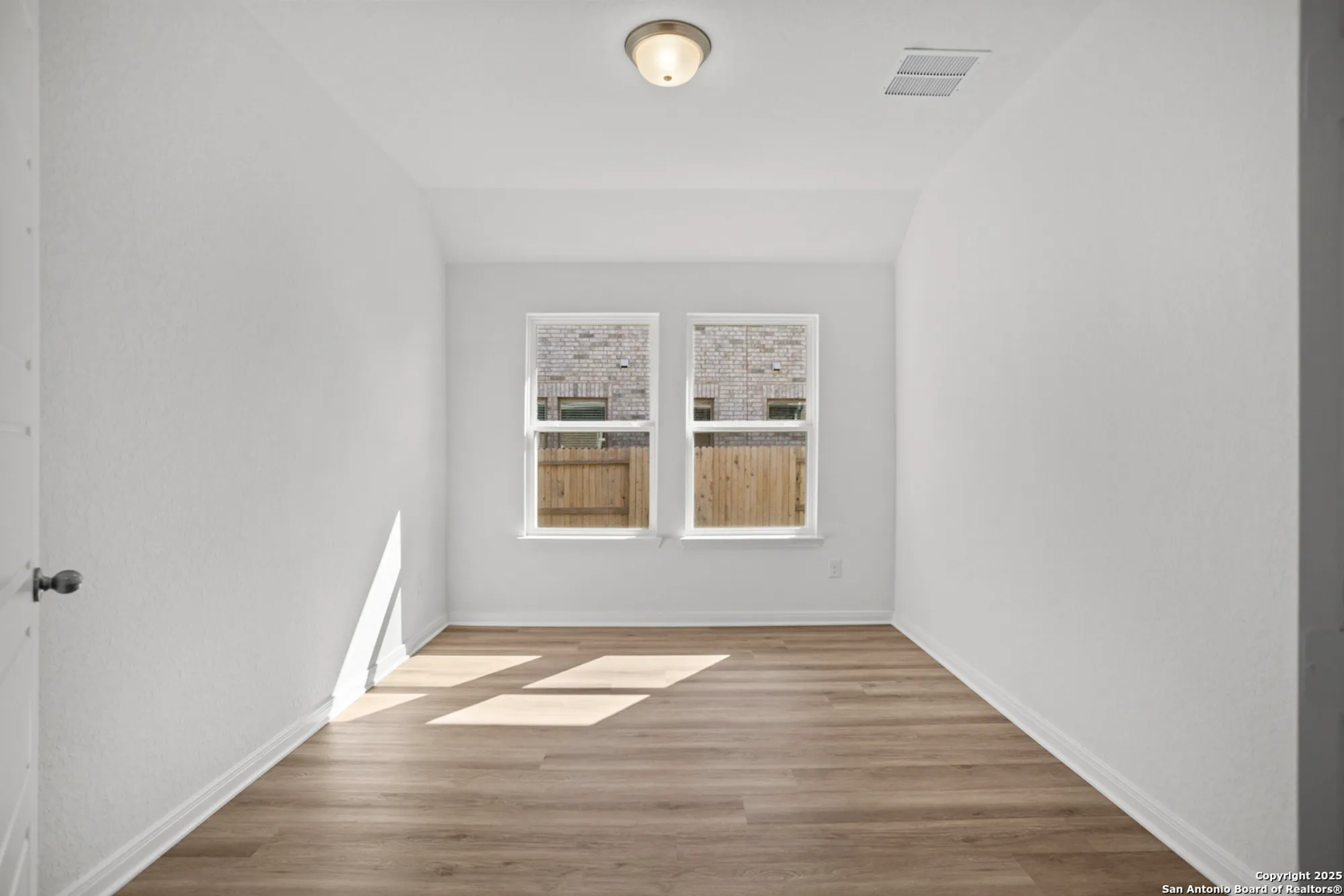 Property Slideshow image 6 of 33 | 1851 bighorn trl, New Braunfels, TX, 78132