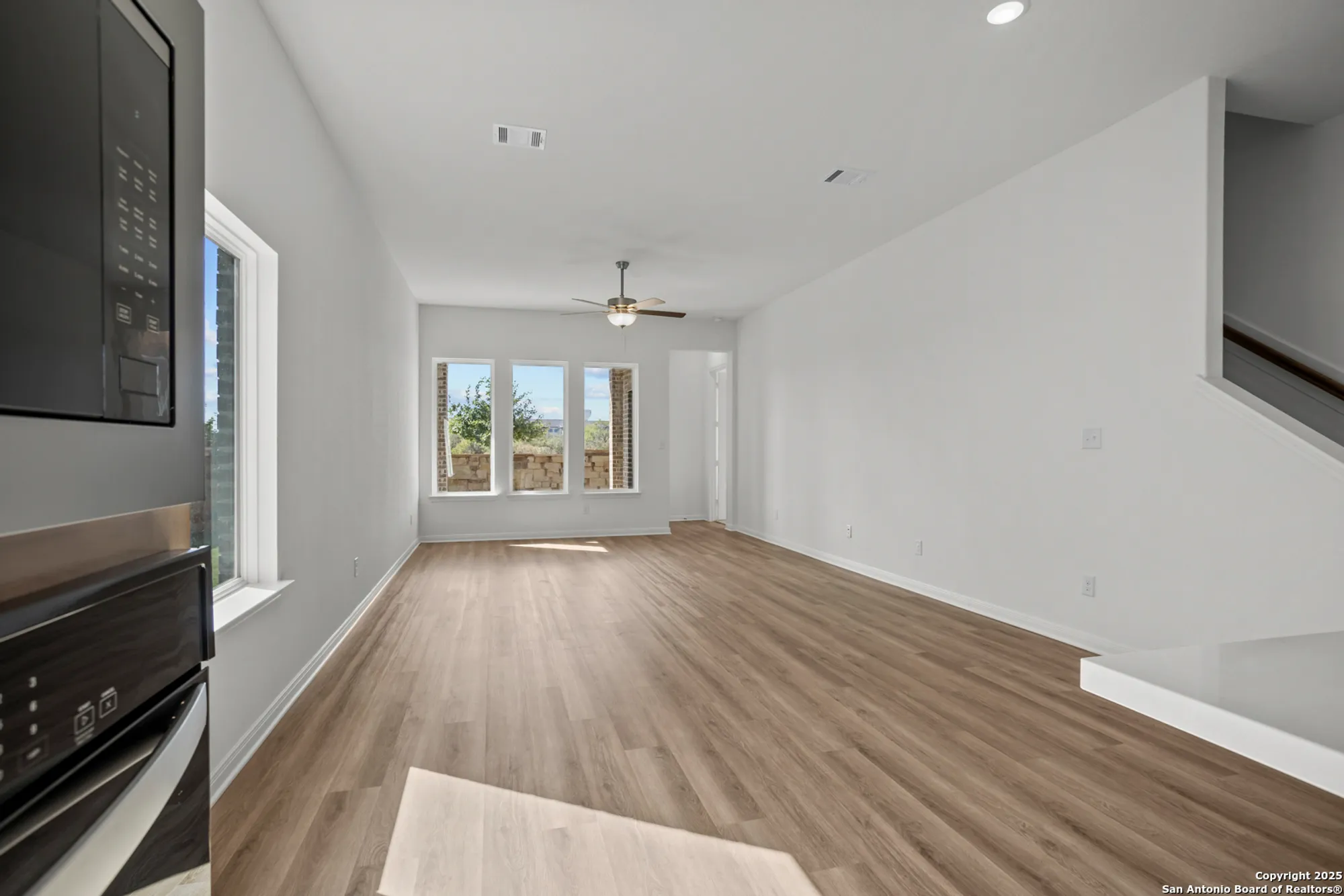 Property Slideshow image 12 of 33 | 1851 bighorn trl, New Braunfels, TX, 78132