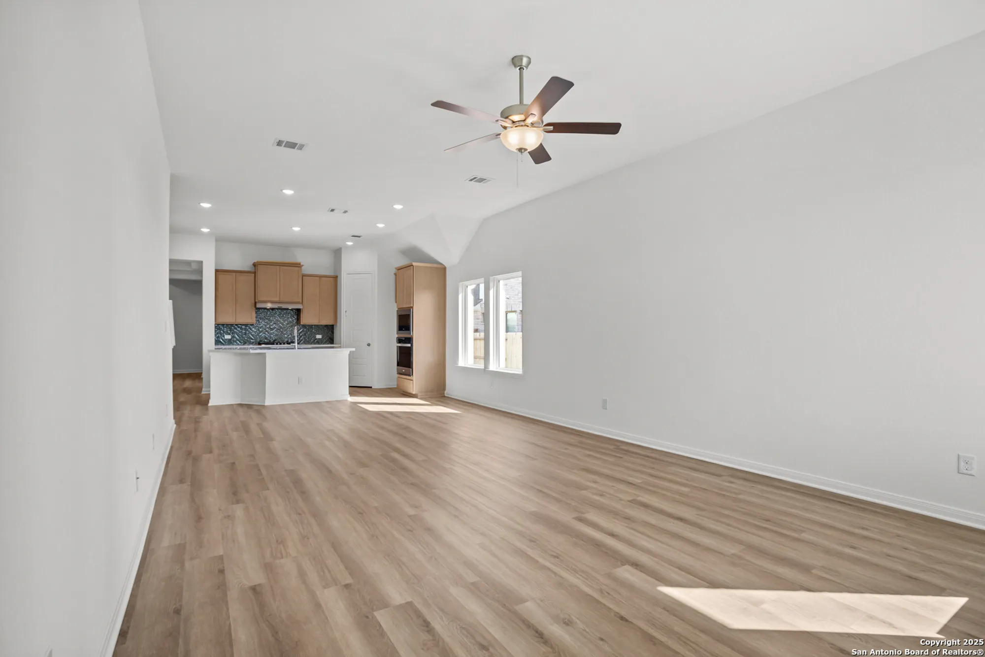 Property Slideshow image 14 of 33 | 1851 bighorn trl, New Braunfels, TX, 78132