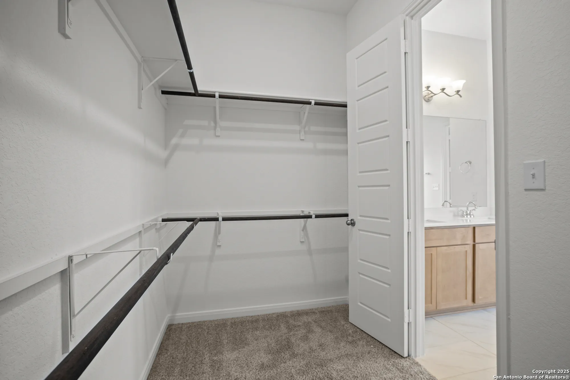 Property Slideshow image 21 of 33 | 1851 bighorn trl, New Braunfels, TX, 78132