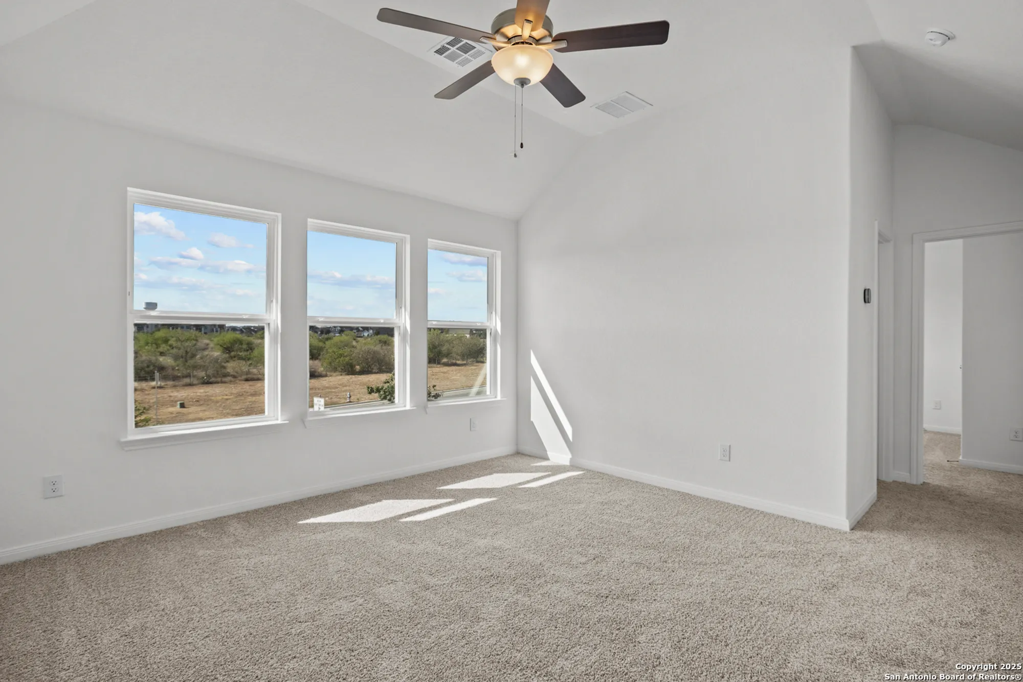 Property Slideshow image 23 of 33 | 1851 bighorn trl, New Braunfels, TX, 78132