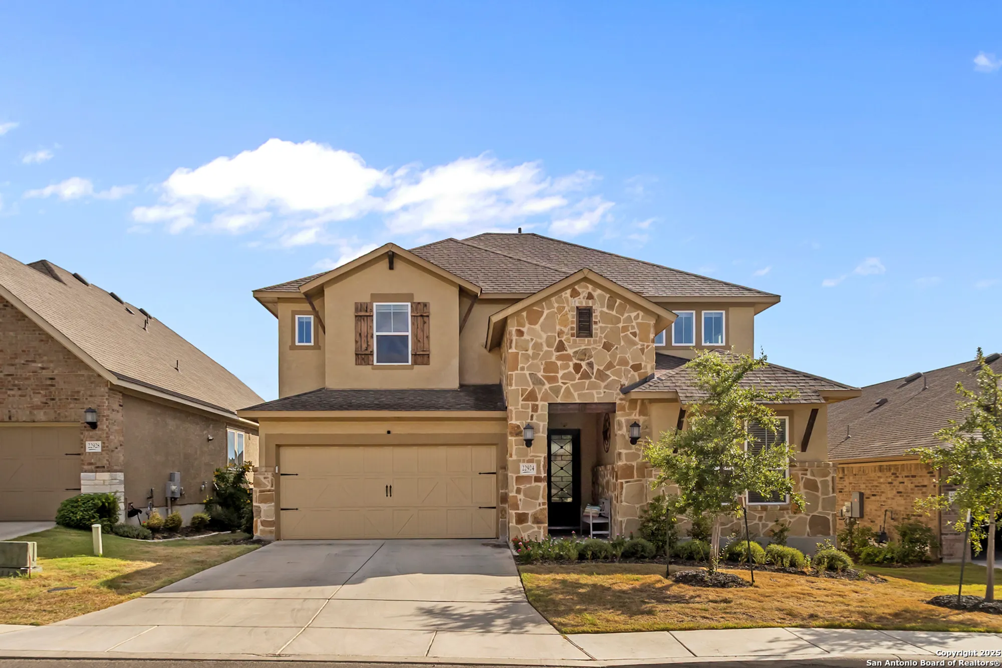 Property Slideshow image 1 of 50 | 22924 grande vis, San Antonio, TX, 78261