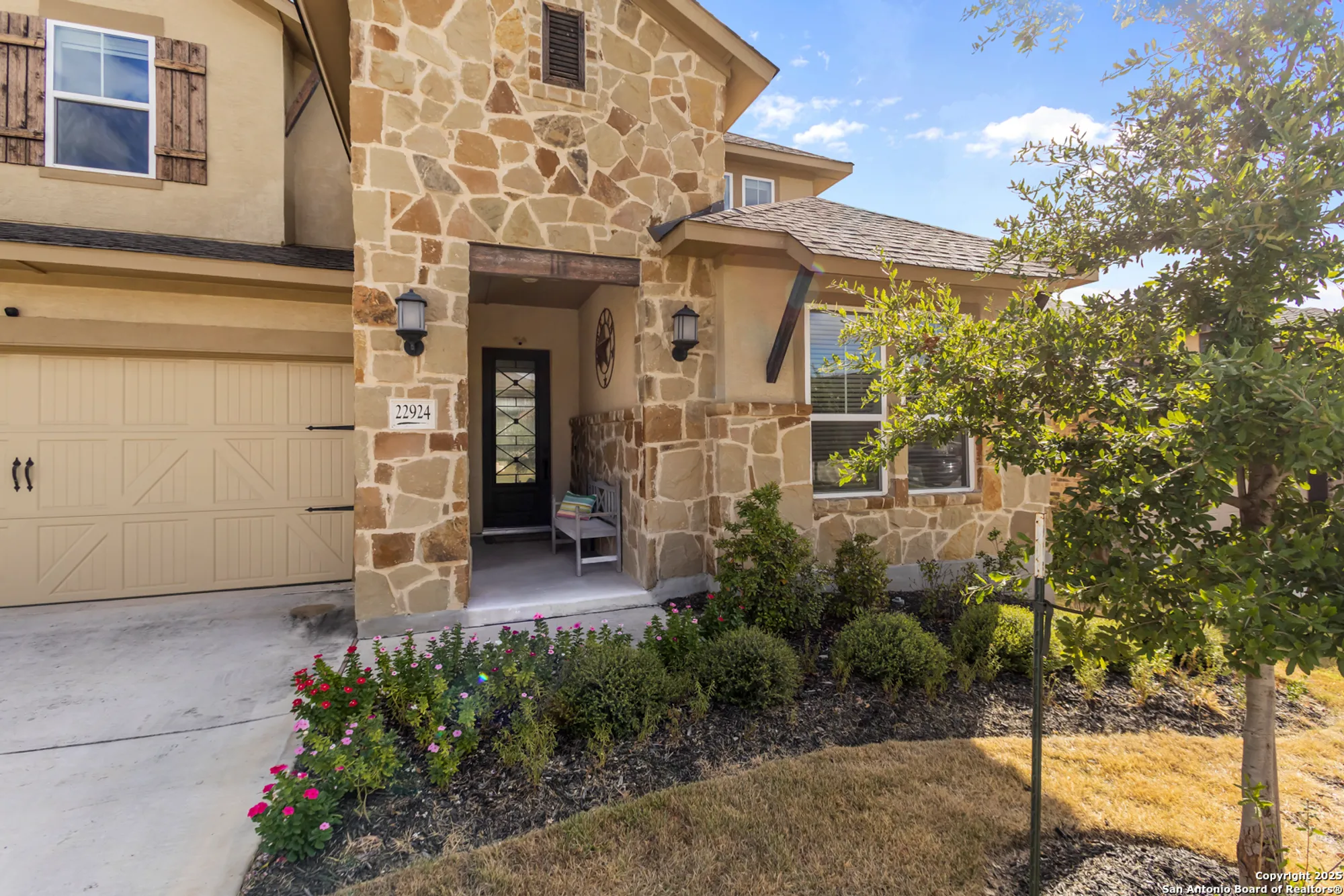 Property Slideshow image 4 of 50 | 22924 grande vis, San Antonio, TX, 78261