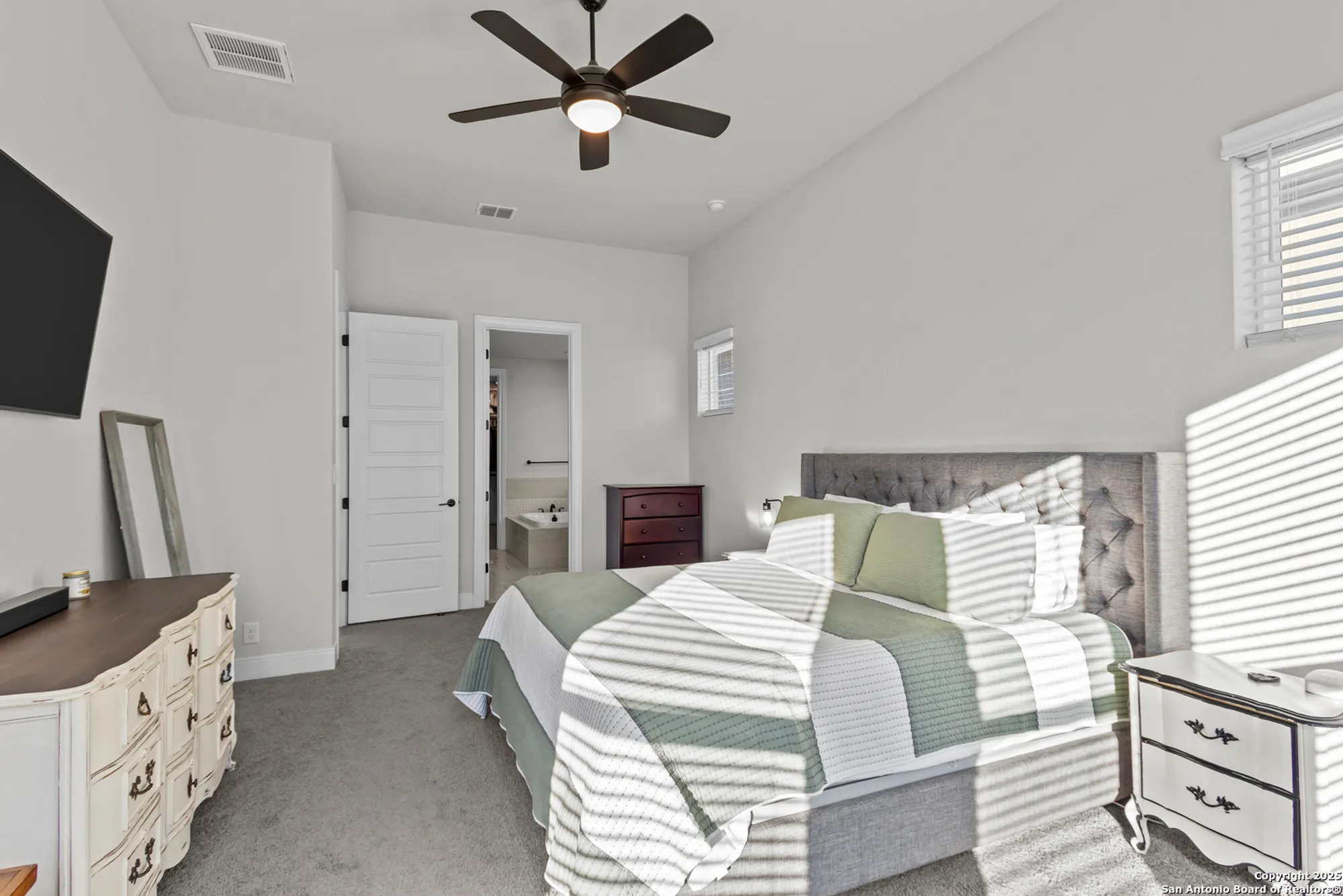 Property Slideshow image 19 of 50 | 22924 grande vis, San Antonio, TX, 78261