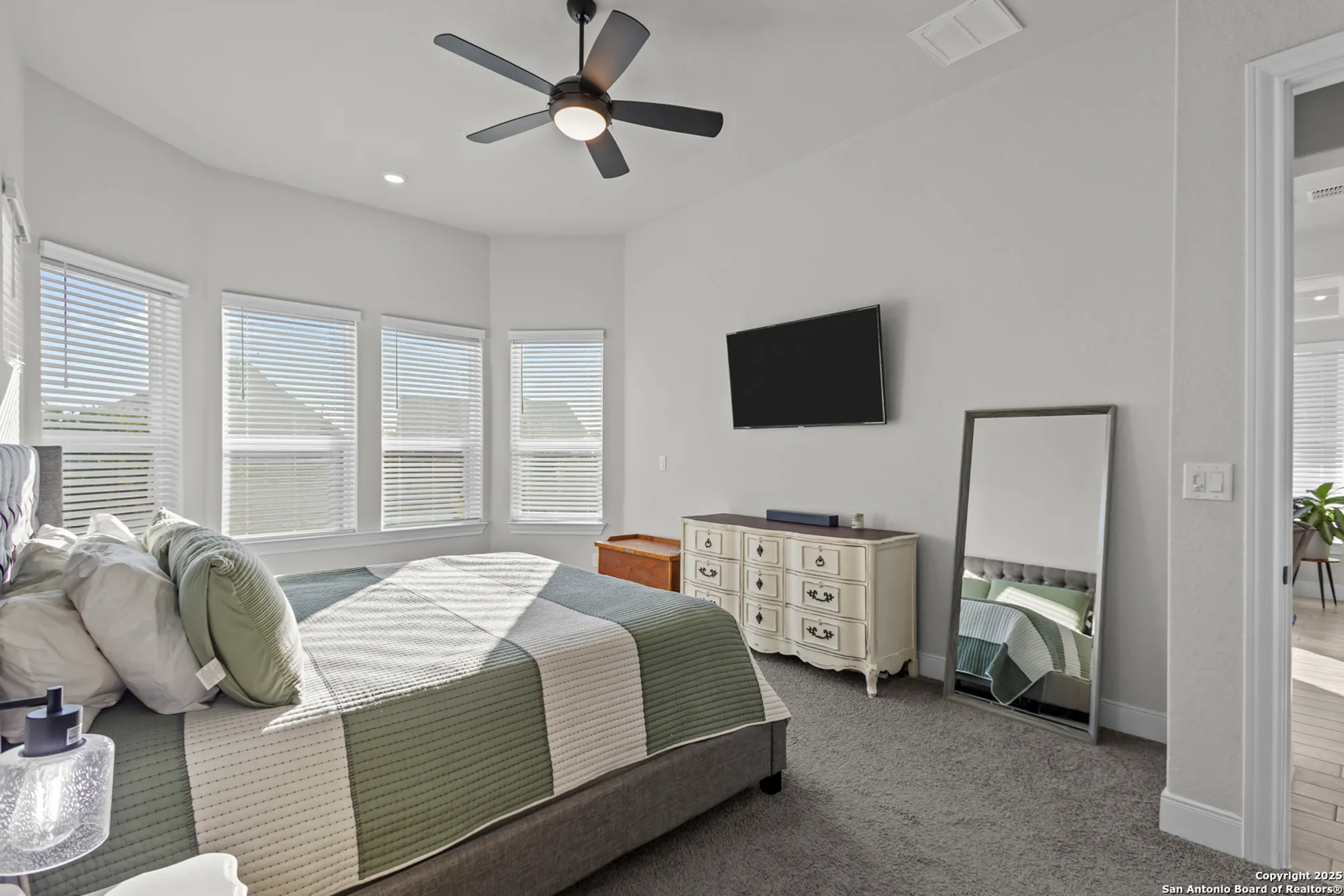 Property Slideshow image 20 of 50 | 22924 grande vis, San Antonio, TX, 78261