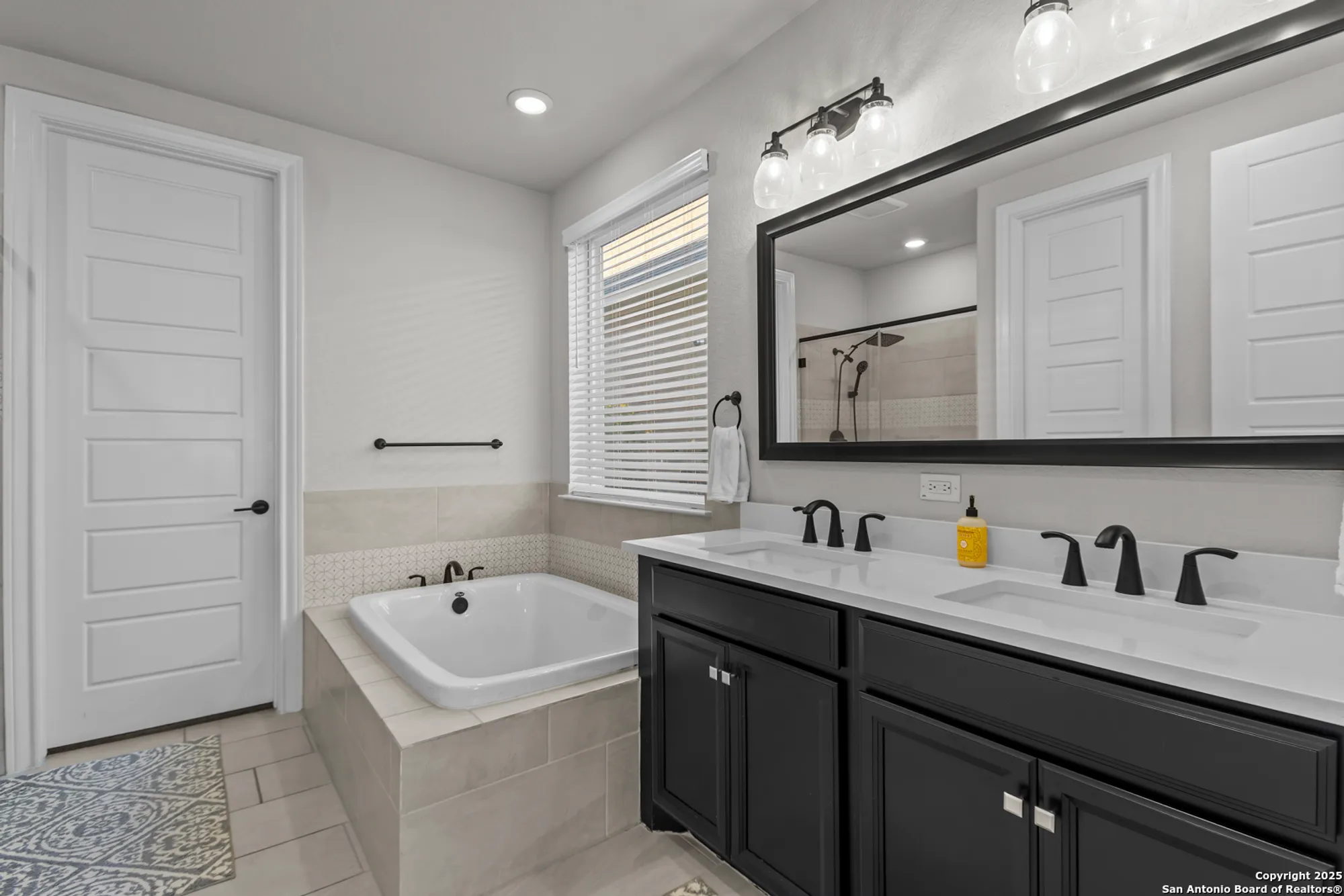 Property Slideshow image 21 of 50 | 22924 grande vis, San Antonio, TX, 78261