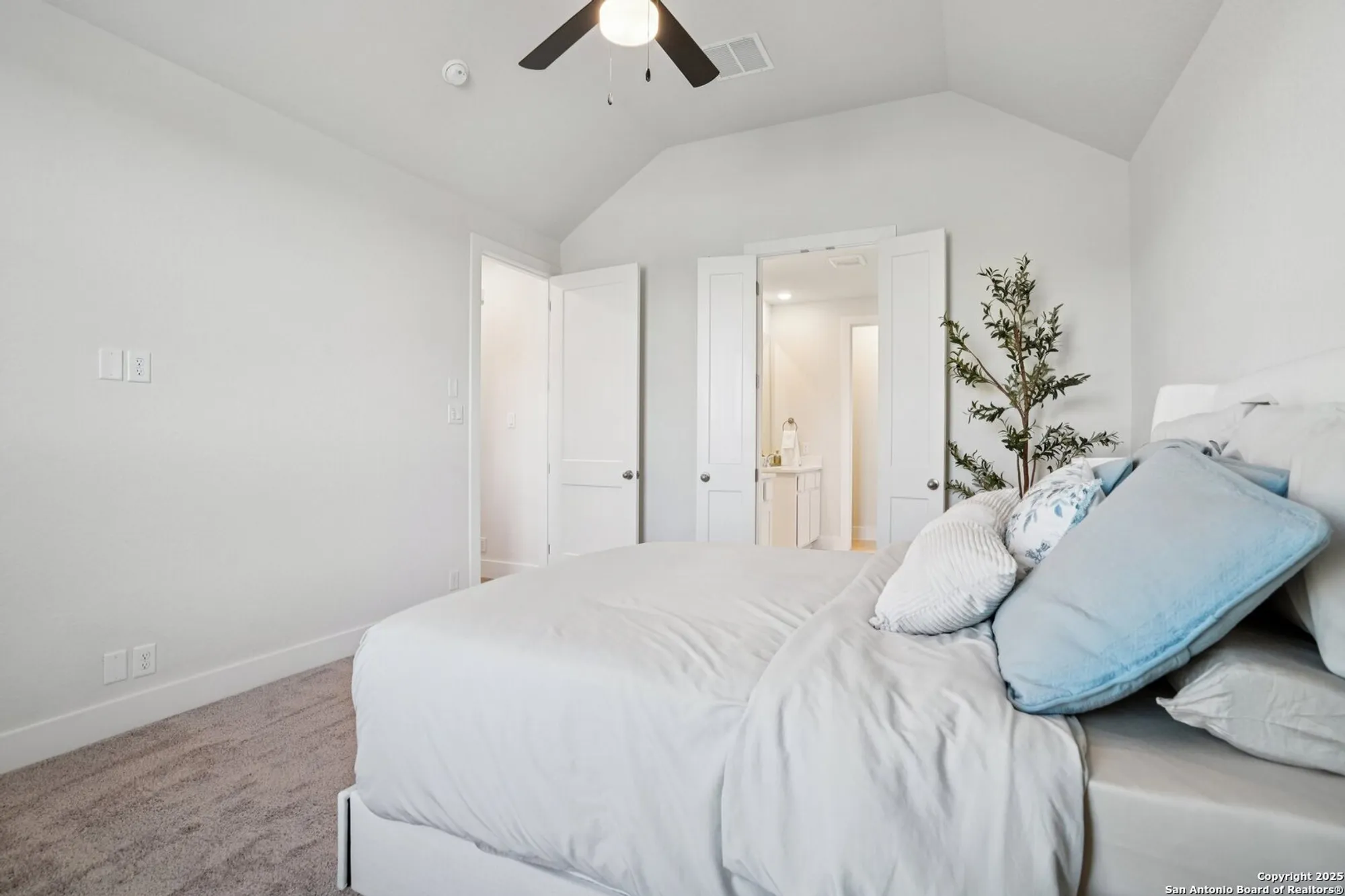 Property Slideshow image 24 of 51 | 1855 tornillo trl, New Braunfels, TX, 78132