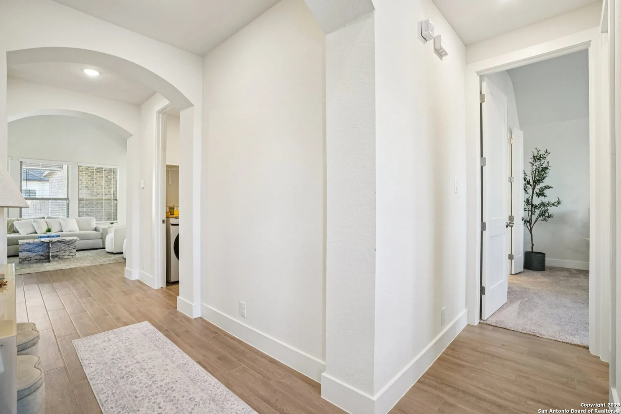 Property Slideshow image 4 of 51 | 1855 tornillo trl, New Braunfels, TX, 78132