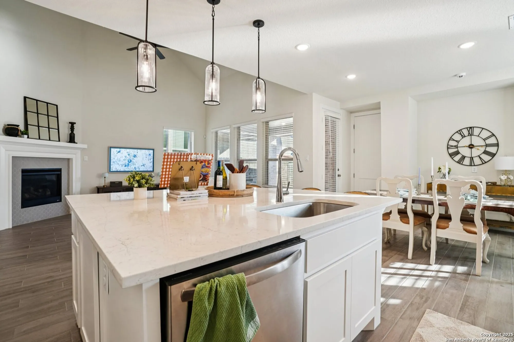 Property Slideshow image 11 of 51 | 1855 tornillo trl, New Braunfels, TX, 78132