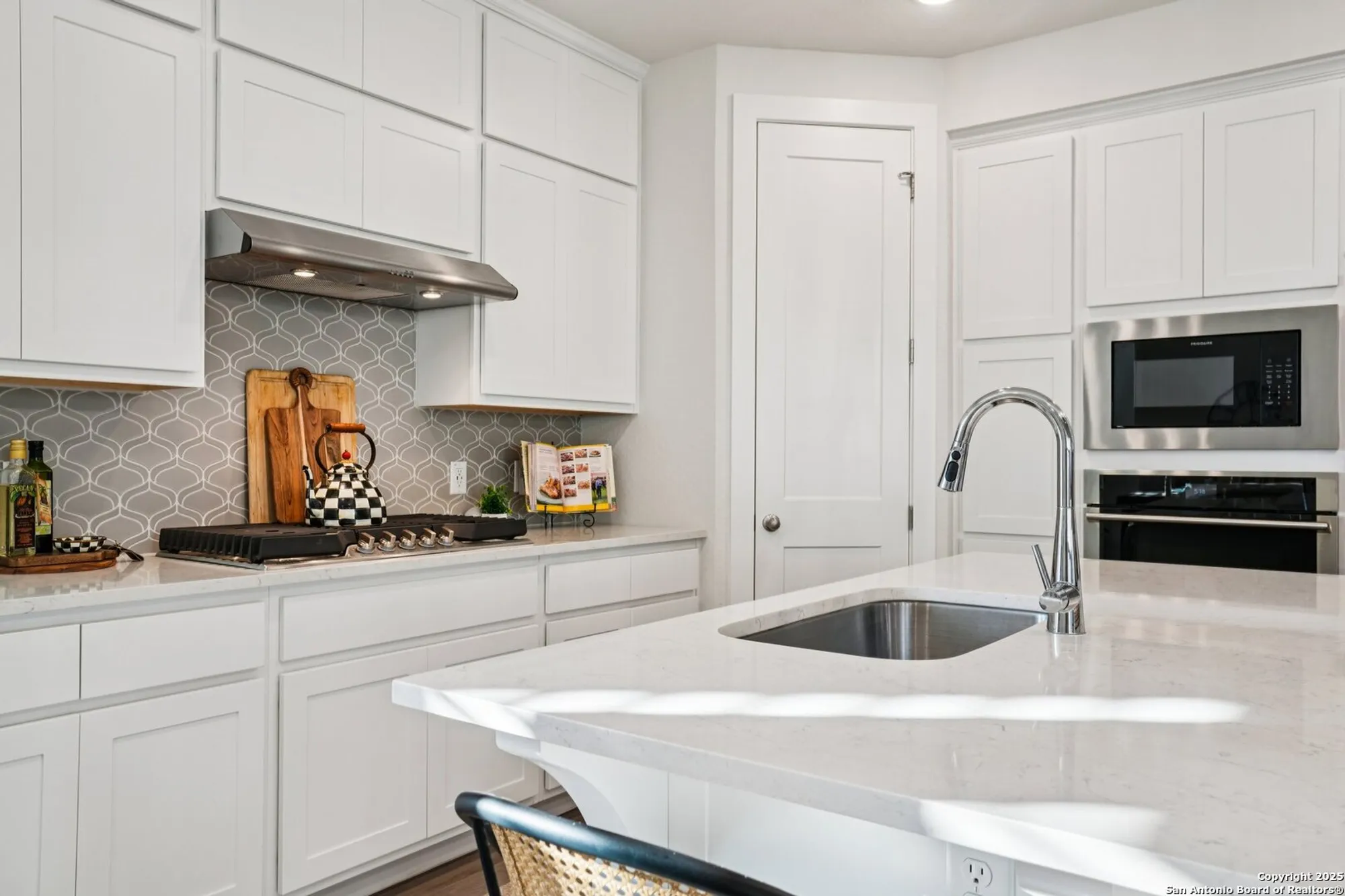 Property Slideshow image 17 of 51 | 1855 tornillo trl, New Braunfels, TX, 78132