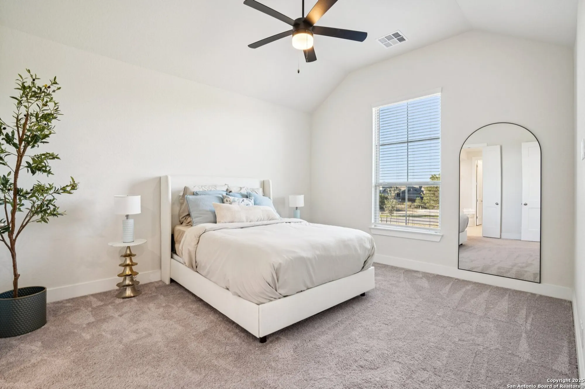 Property Slideshow image 22 of 51 | 1855 tornillo trl, New Braunfels, TX, 78132