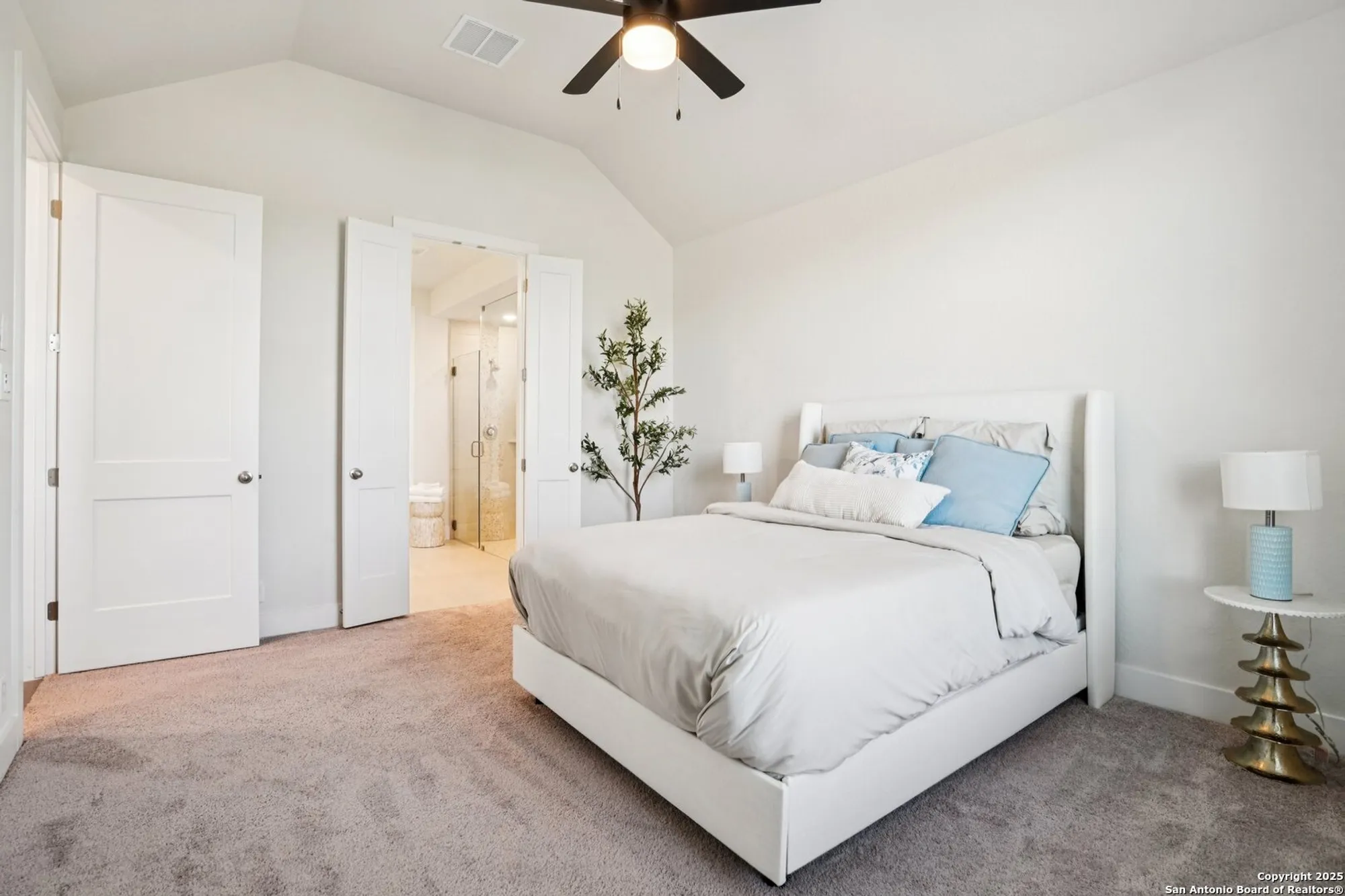 Property Slideshow image 23 of 51 | 1855 tornillo trl, New Braunfels, TX, 78132